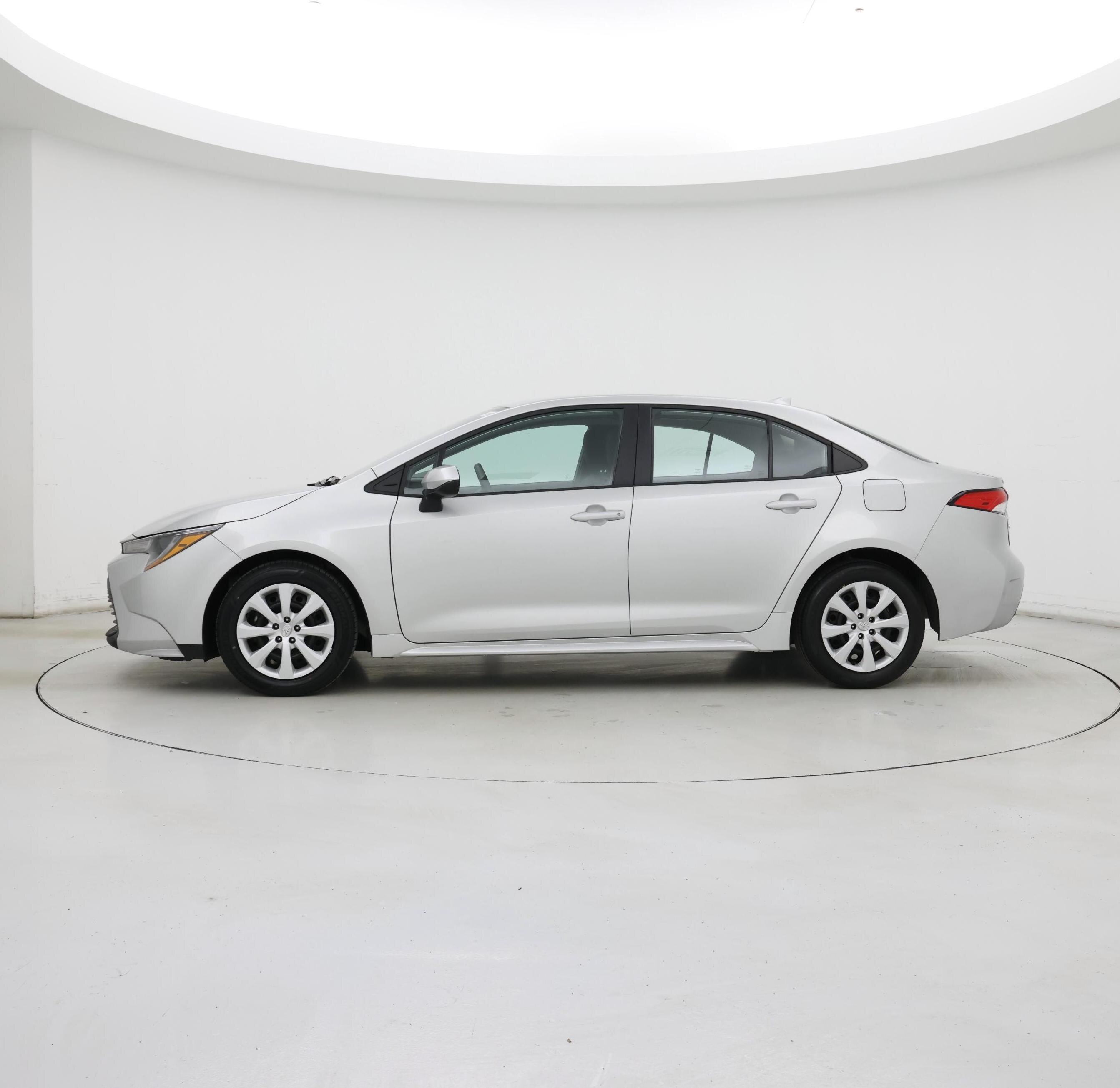 Thumbnail: 2024 Toyota Corolla - 3