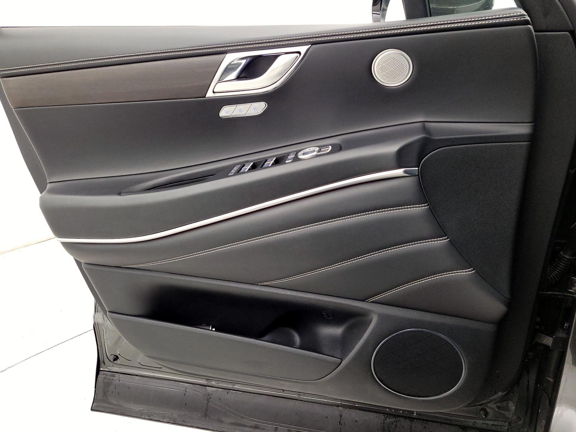 Thumbnail: 2024 Genesis GV80 - 12