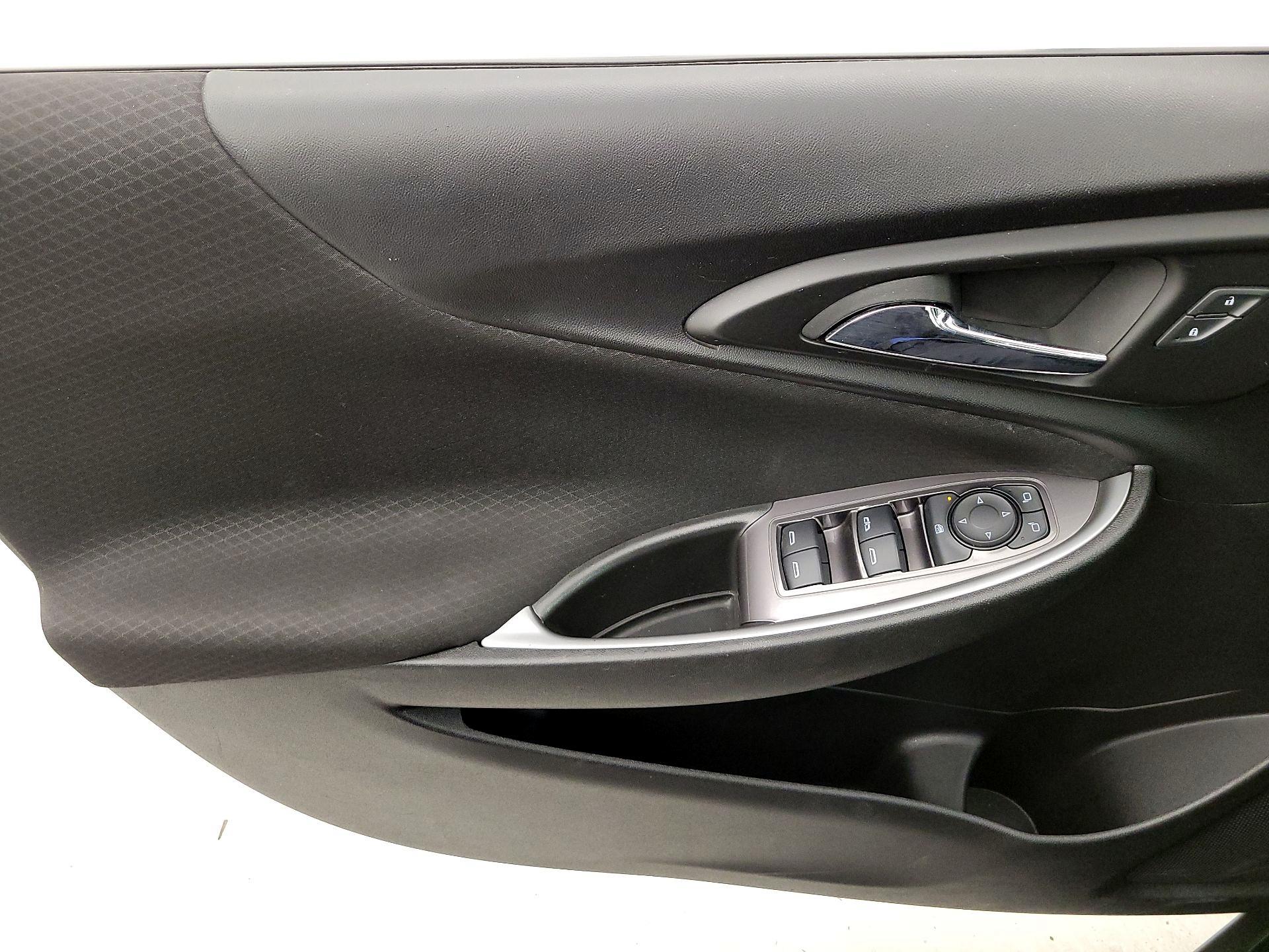 Thumbnail: 2023 Chevrolet Malibu - 12