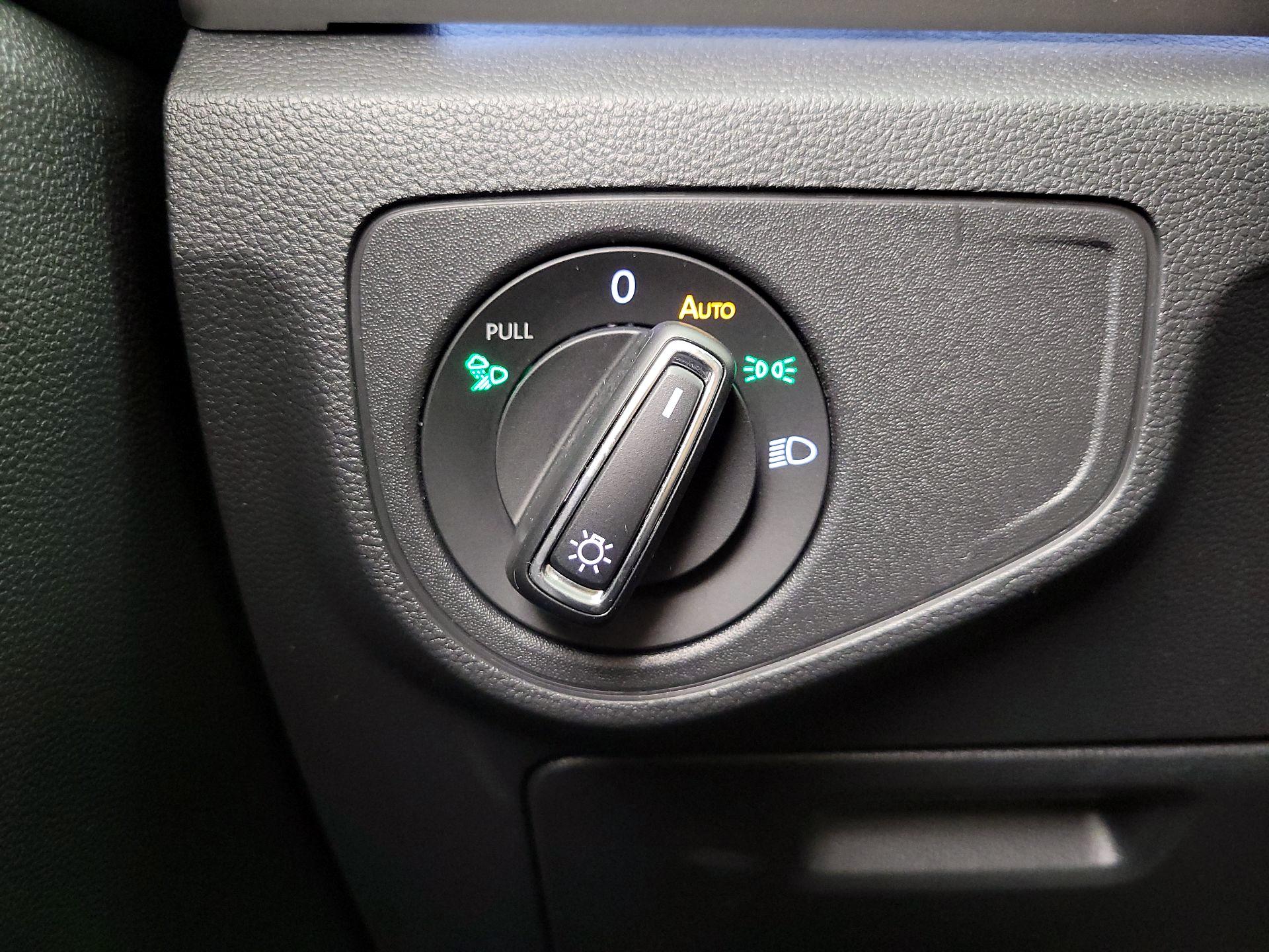 Thumbnail: 2021 Volkswagen Atlas - 13