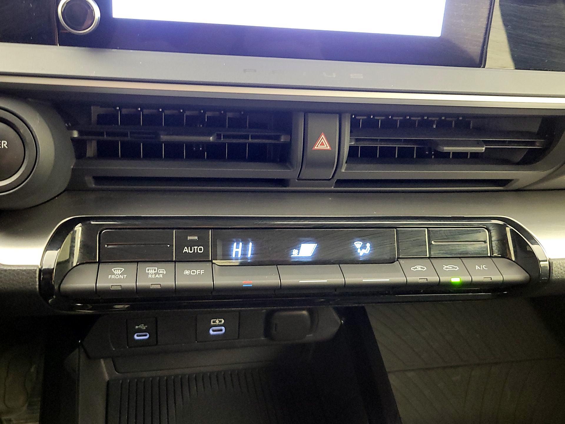 Thumbnail: 2024 Toyota Prius - 16