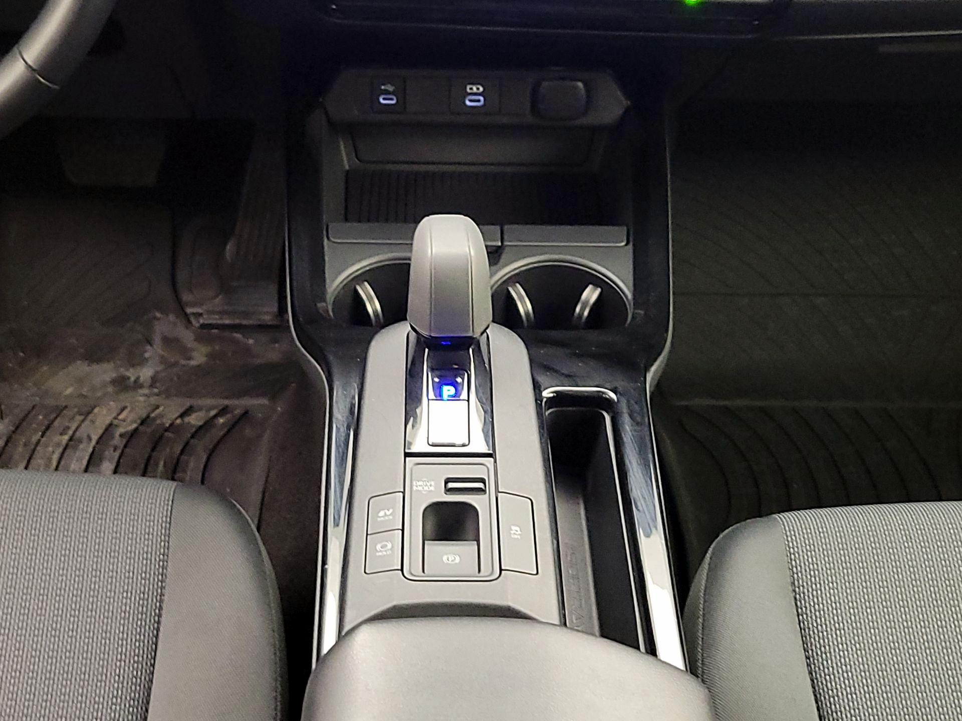 Thumbnail: 2024 Toyota Prius - 17