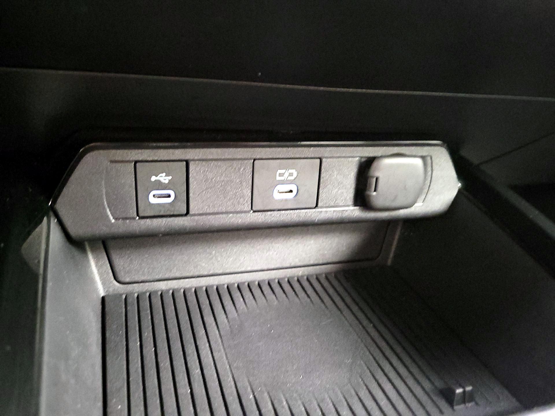 Thumbnail: 2024 Toyota Prius - 18