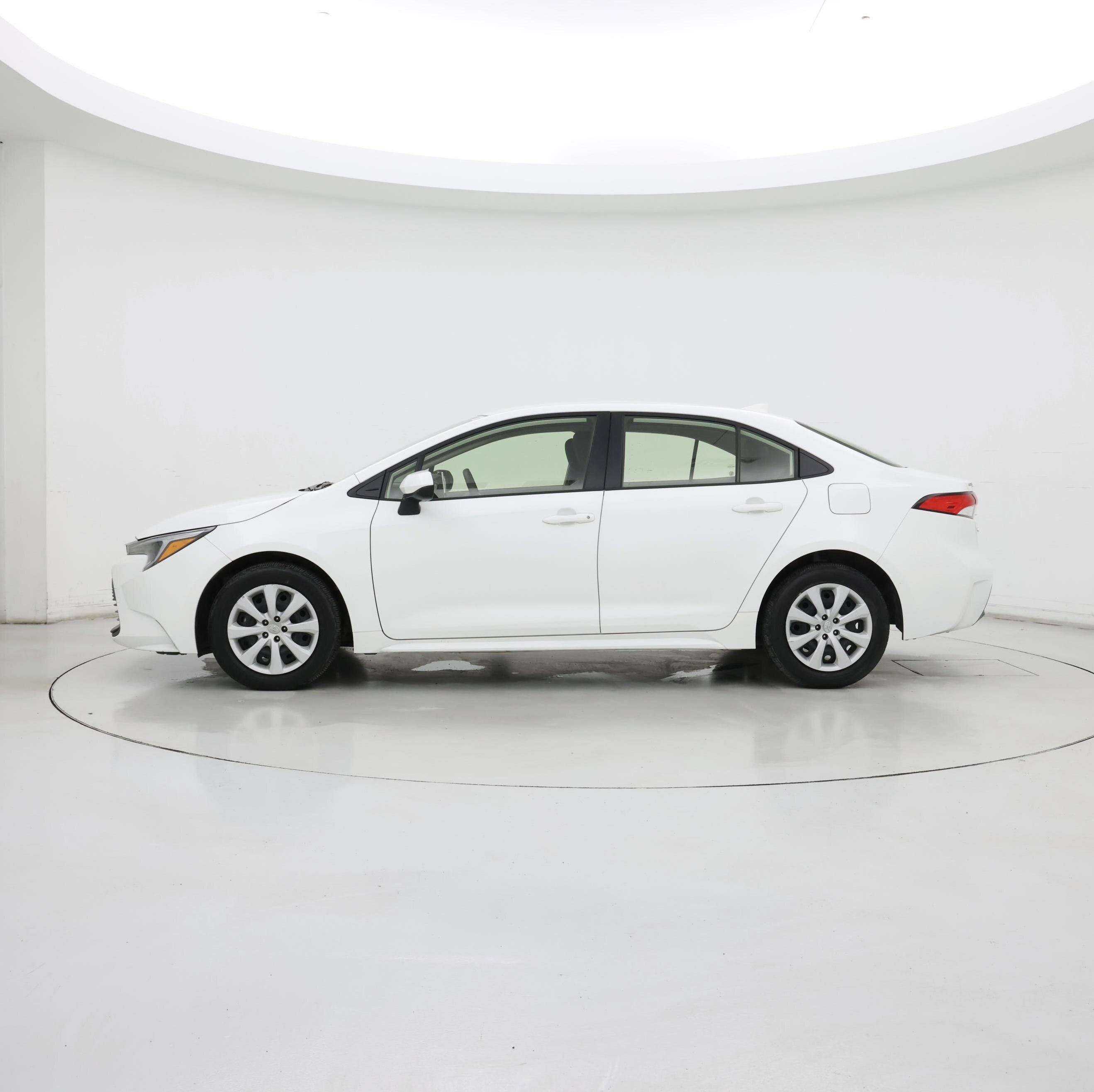 Thumbnail: 2024 Toyota Corolla - 3