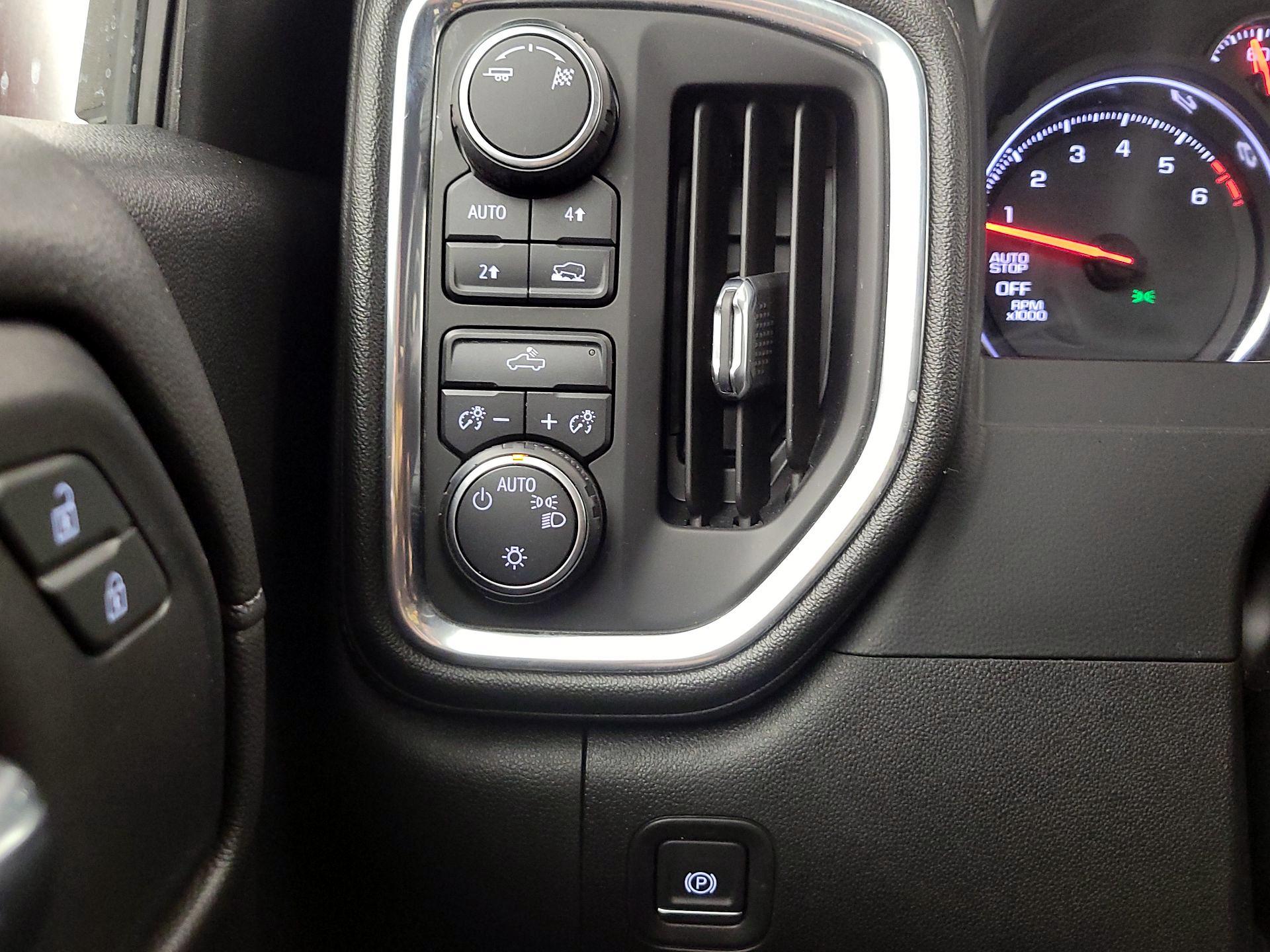 Thumbnail: 2019 Chevrolet Silverado 1500 - 13