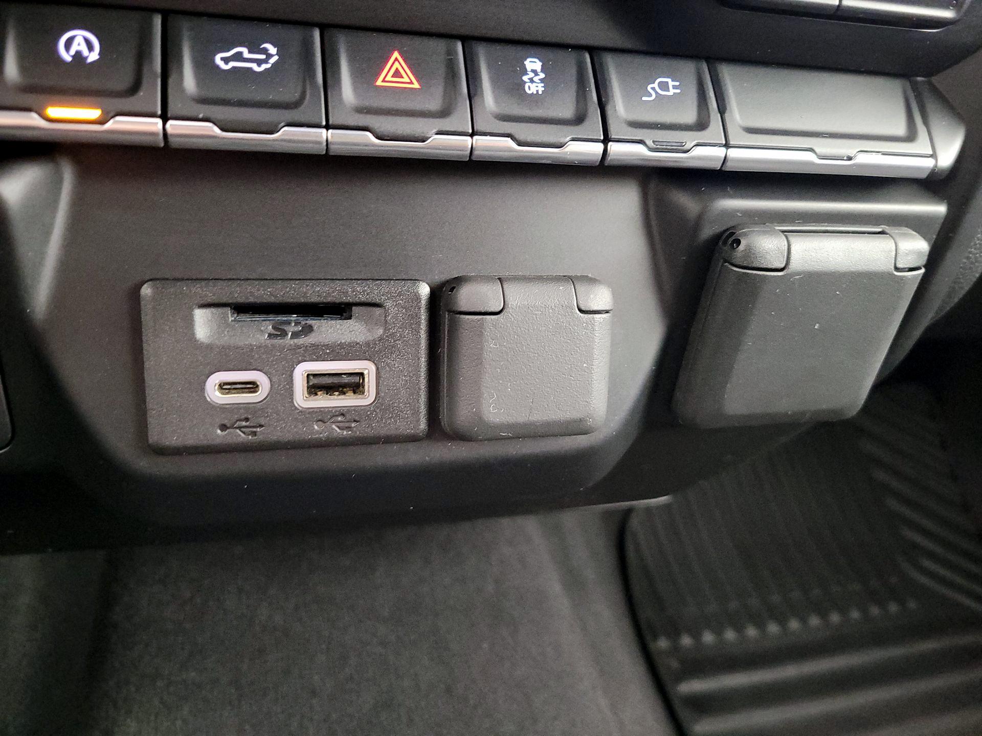 Thumbnail: 2019 Chevrolet Silverado 1500 - 18