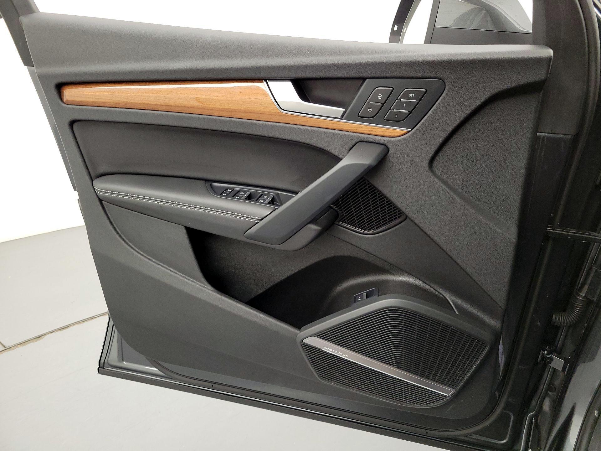 Thumbnail: 2022 Audi Q5 - 12