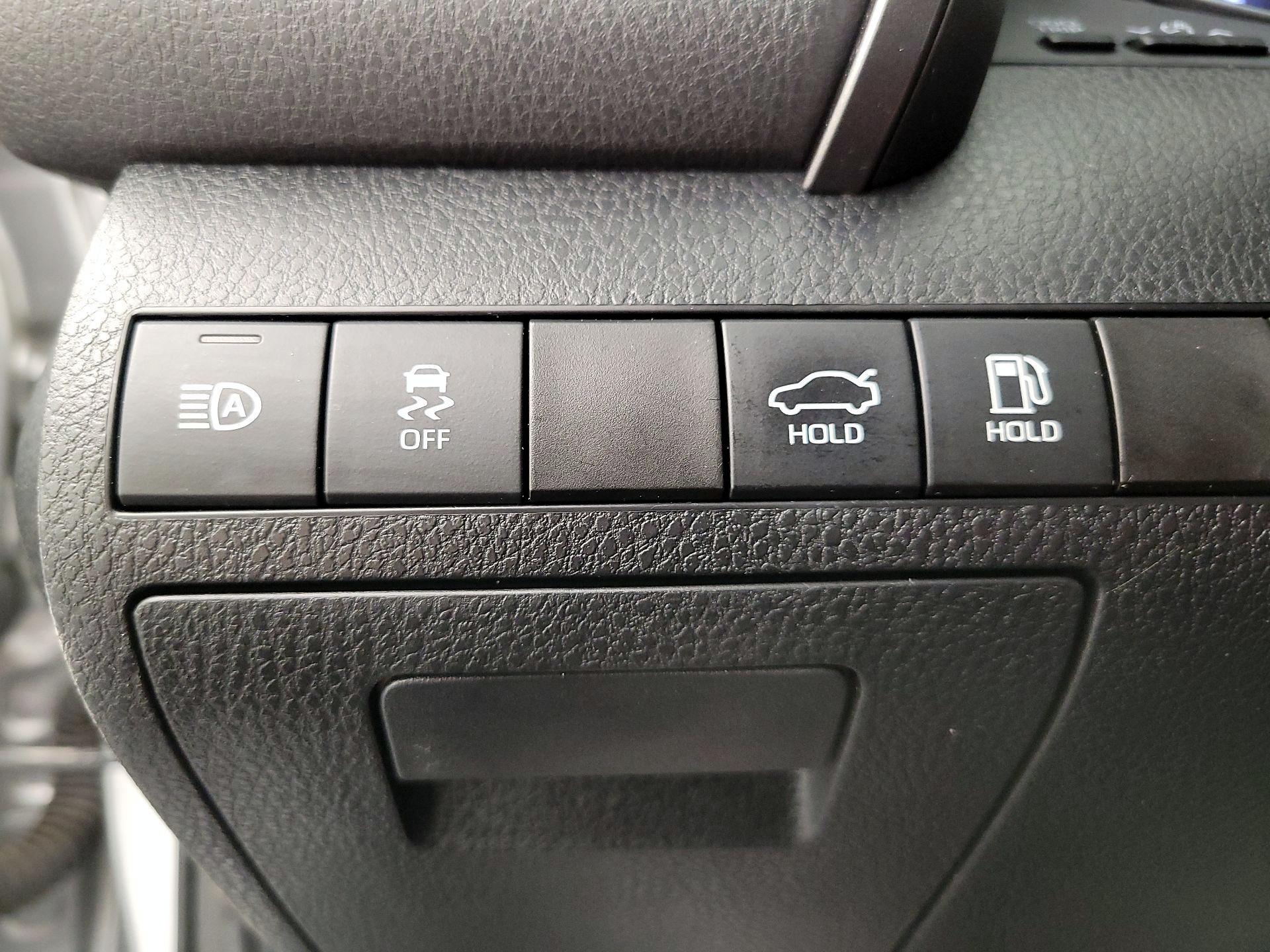 Thumbnail: 2020 Toyota Camry - 13