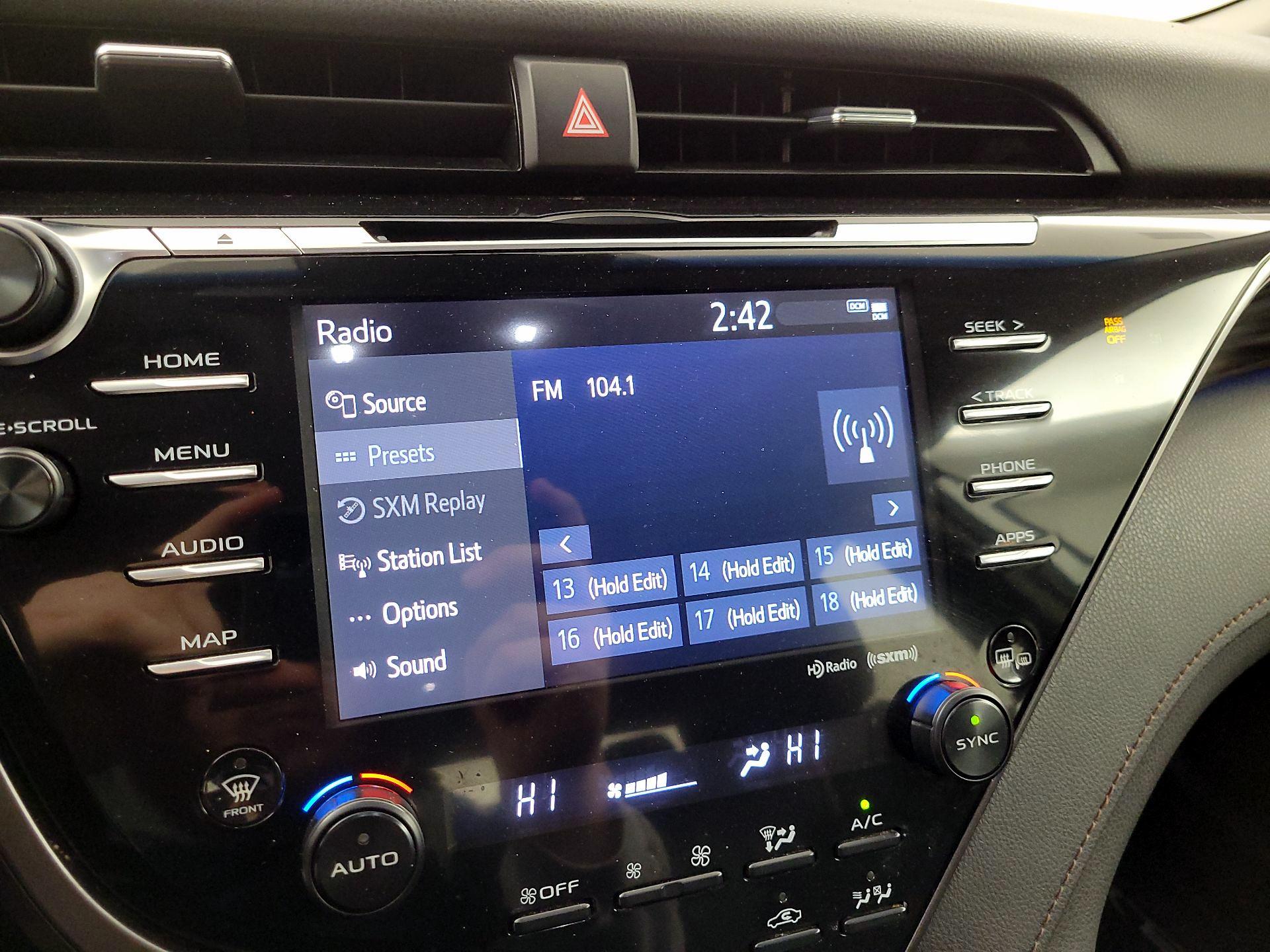 Thumbnail: 2020 Toyota Camry - 15