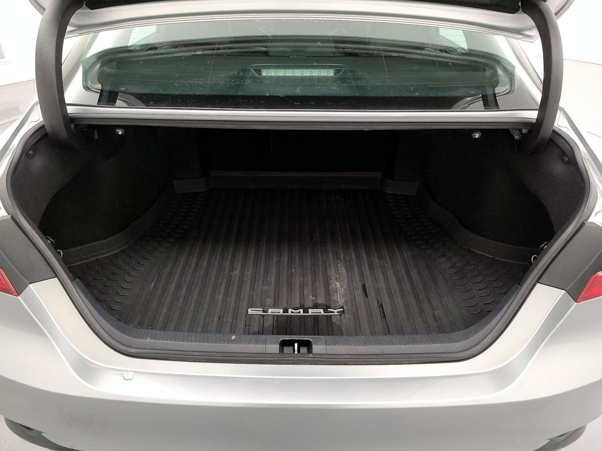 Thumbnail: 2020 Toyota Camry - 20