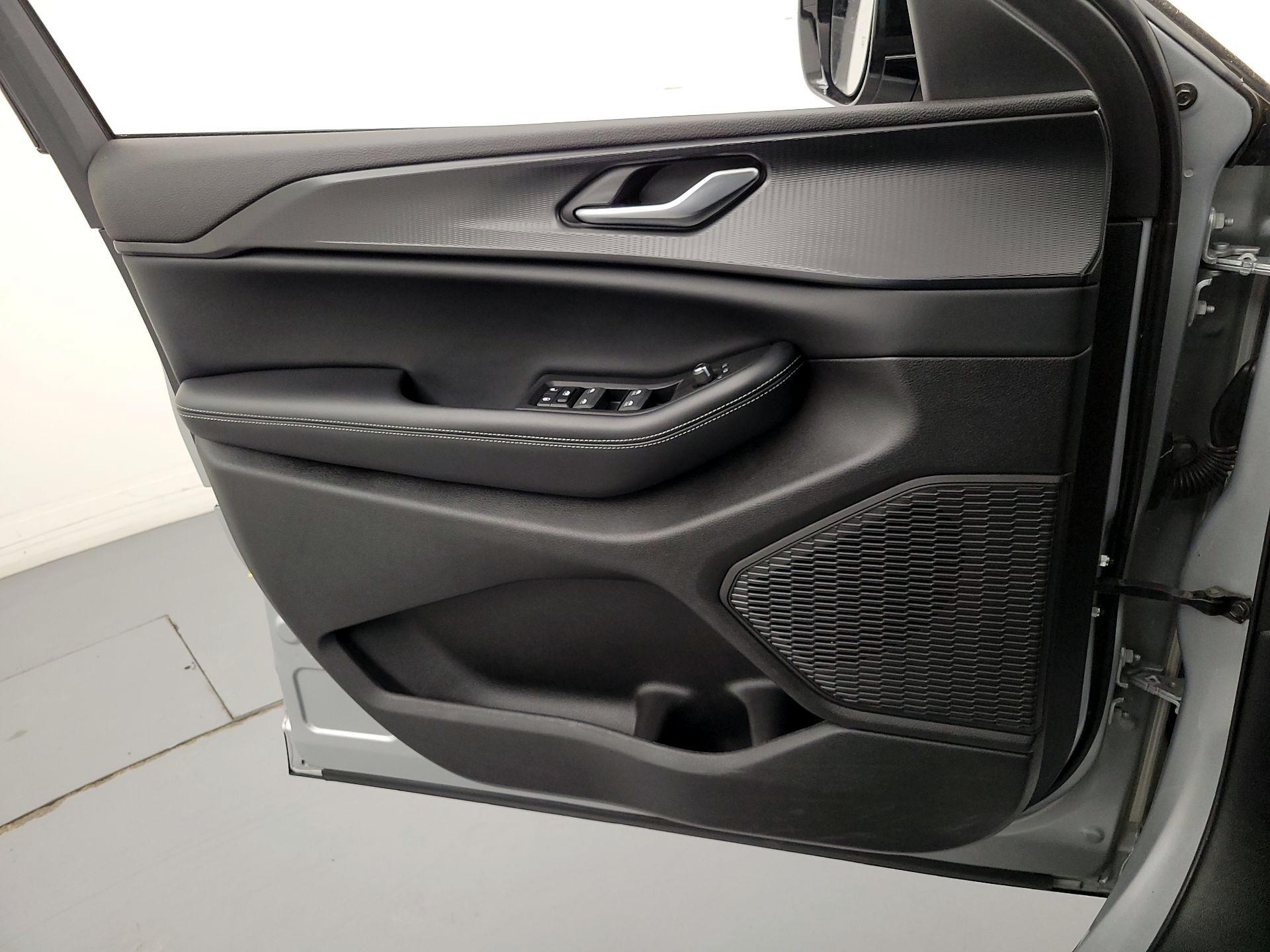 Thumbnail: 2024 Jeep Grand Cherokee - 12