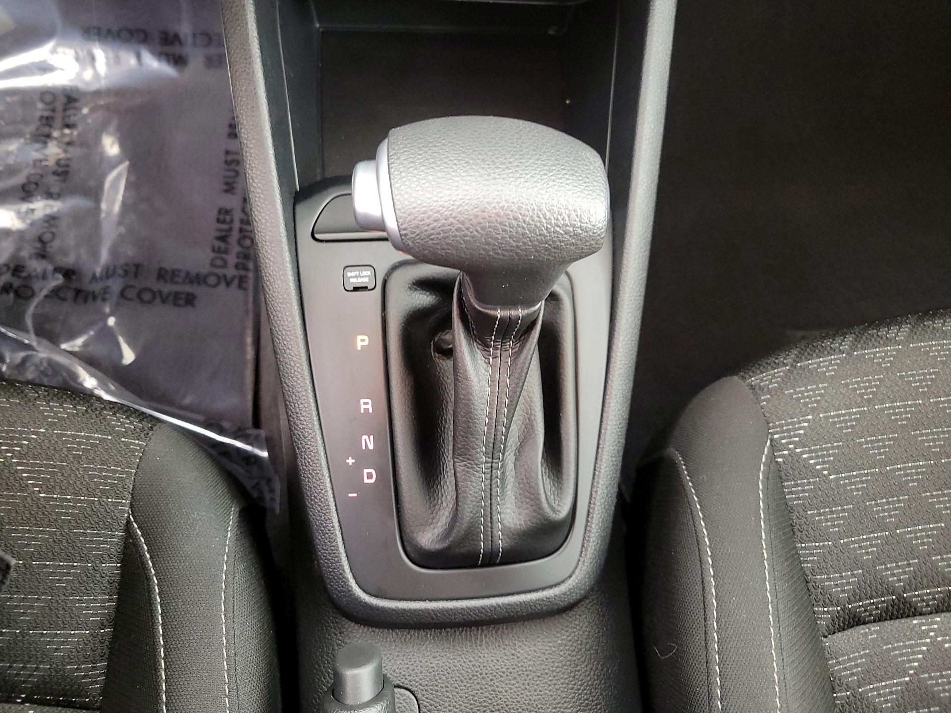 Thumbnail: 2021 Kia Rio5 - 17