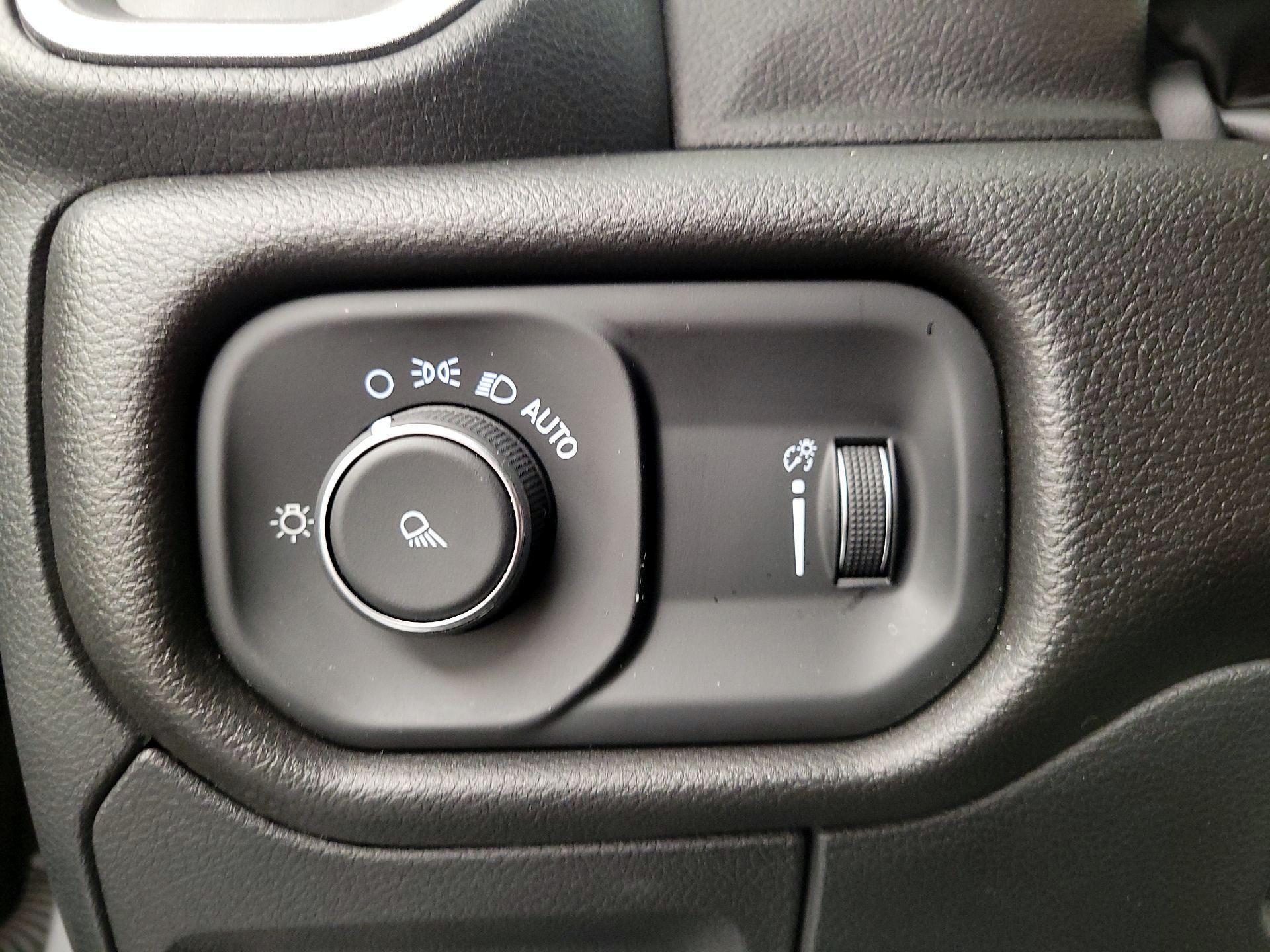 Thumbnail: 2025 RAM 1500 - 13