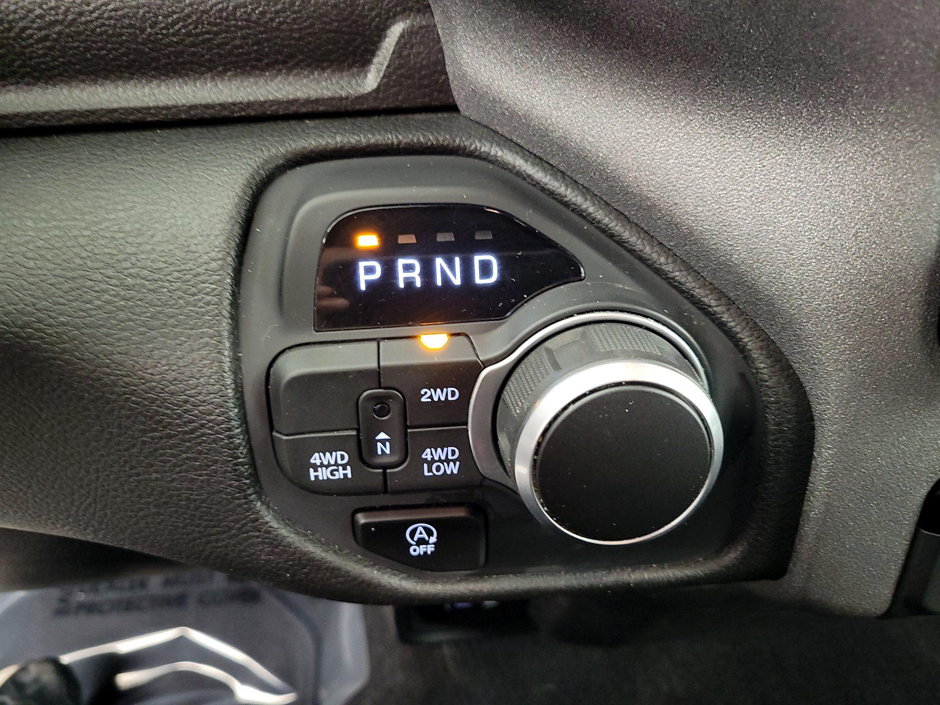 Thumbnail: 2025 RAM 1500 - 17