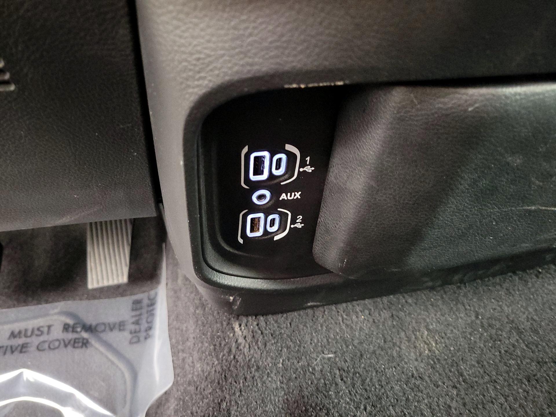 Thumbnail: 2025 RAM 1500 - 18