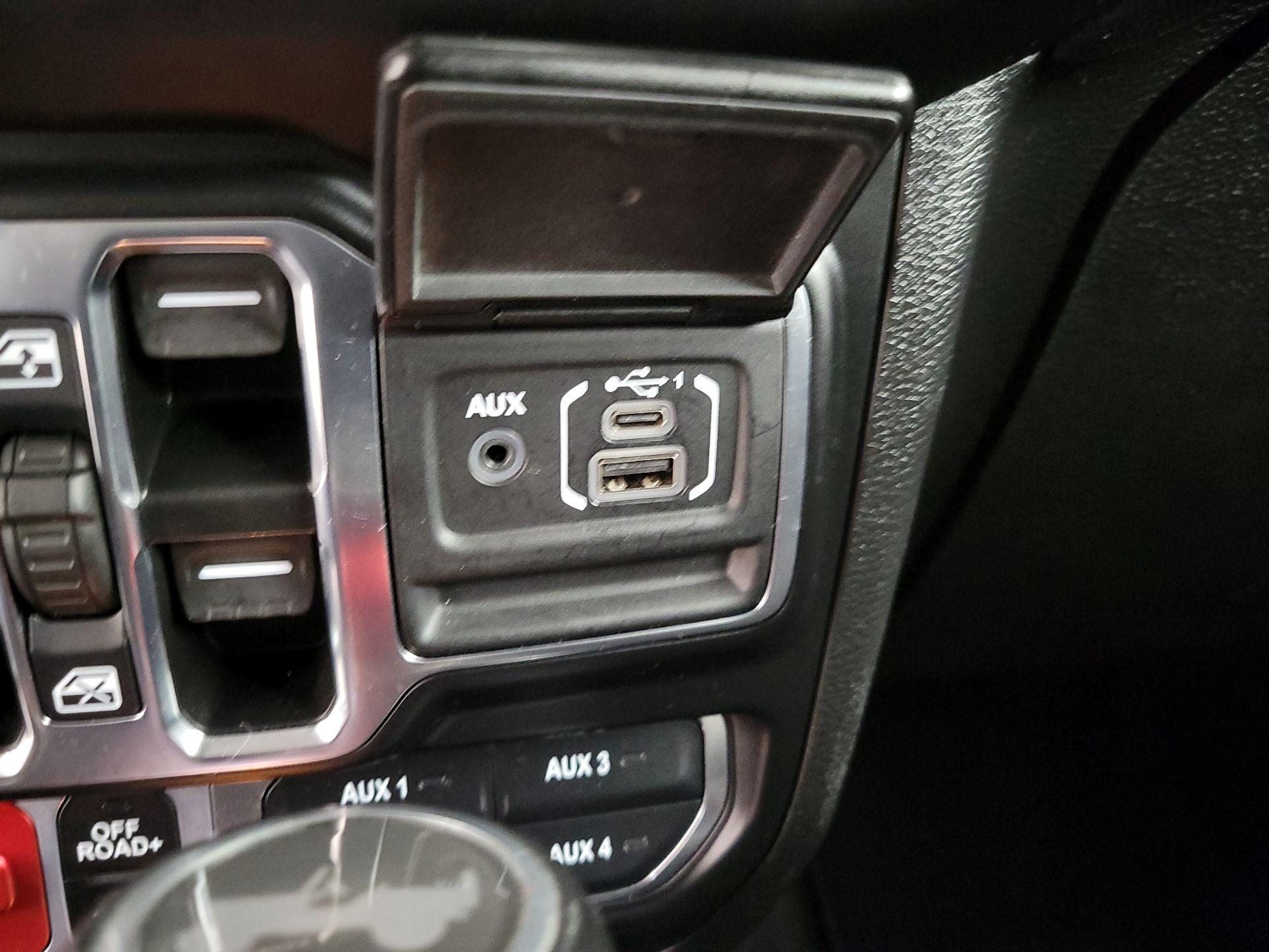 Thumbnail: 2022 Jeep Wrangler - 18