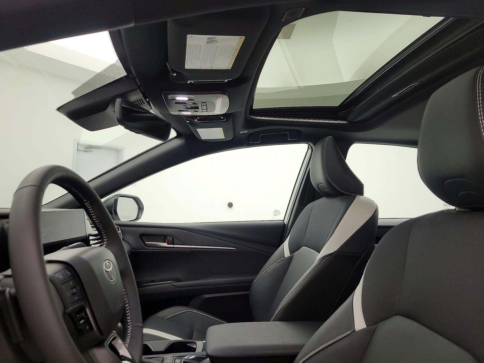 Thumbnail: 2025 Toyota Camry - 20