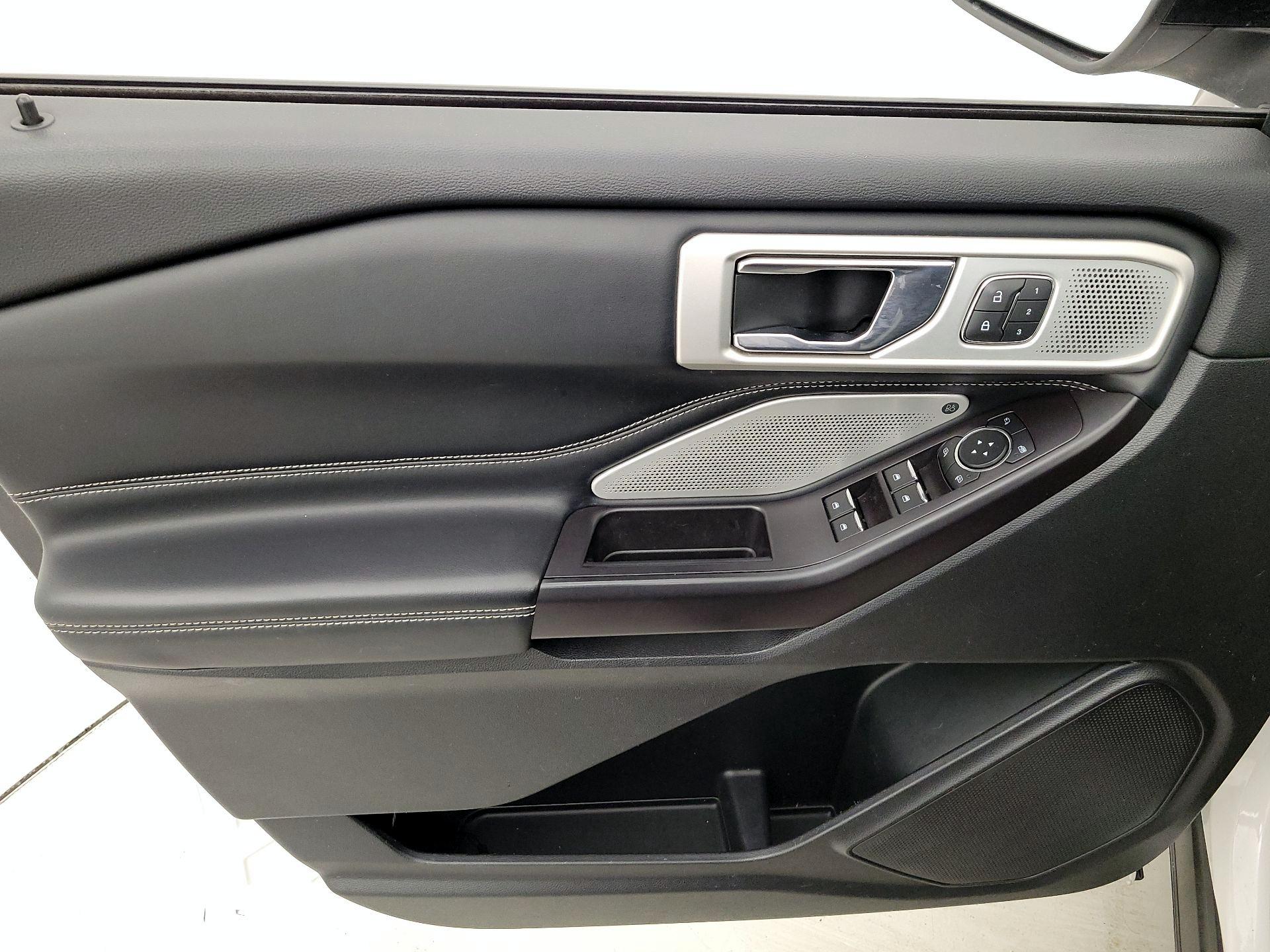 Thumbnail: 2020 Ford Explorer - 12