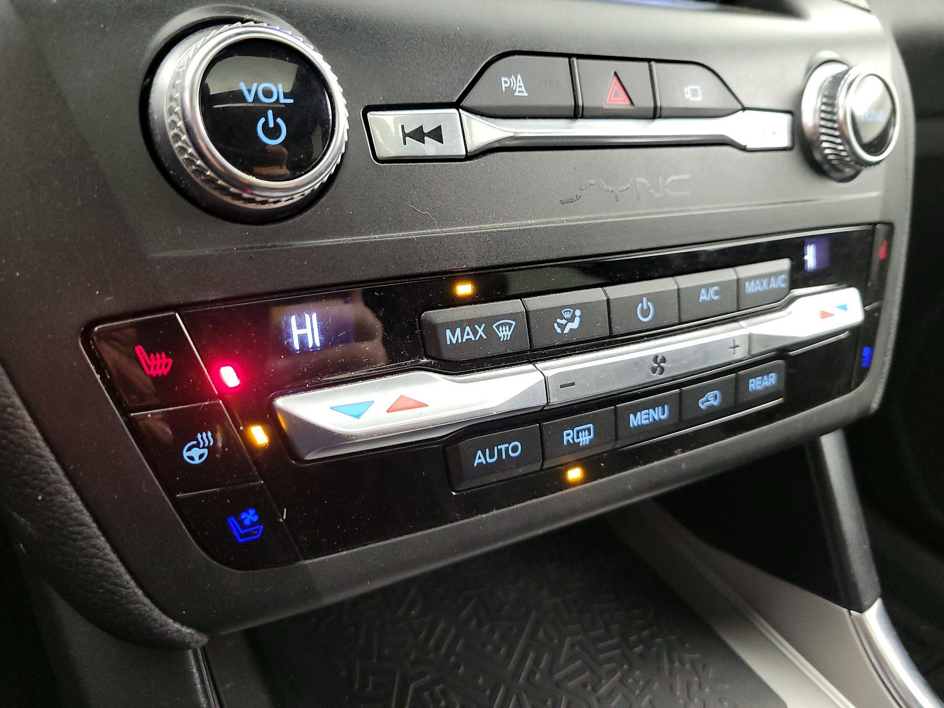 Thumbnail: 2020 Ford Explorer - 17