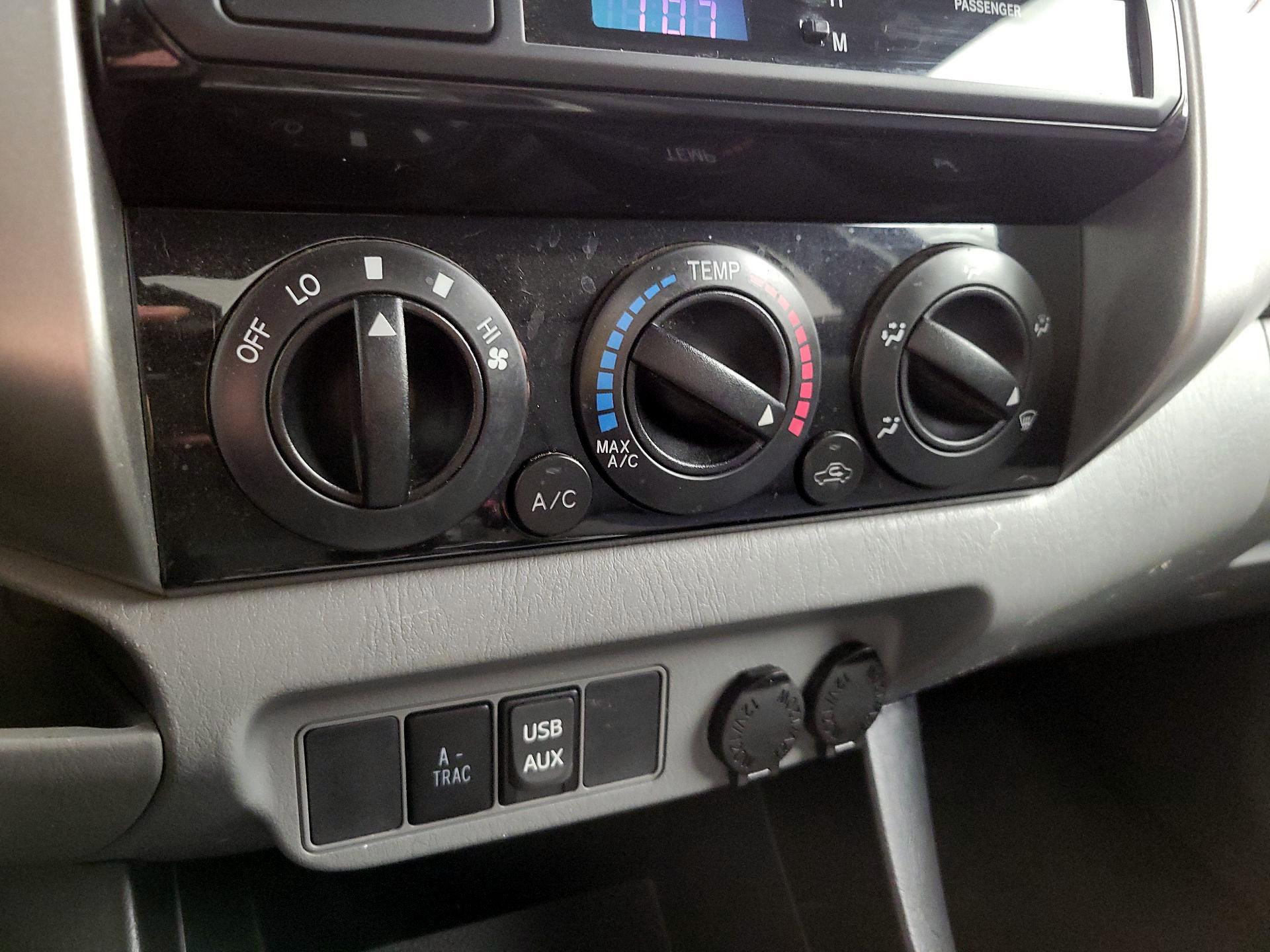 Thumbnail: 2014 Toyota Tacoma - 16