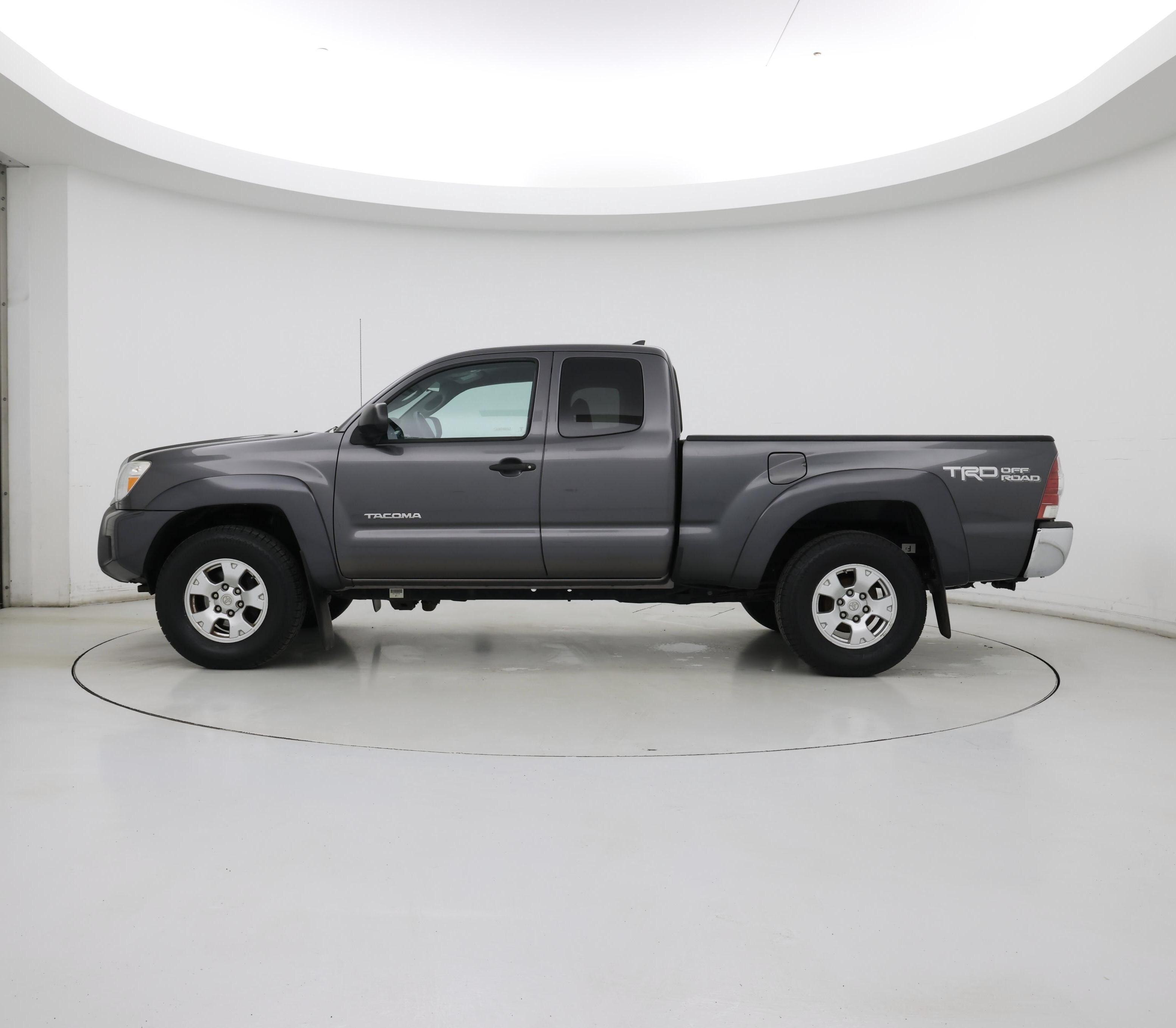 Thumbnail: 2014 Toyota Tacoma - 3