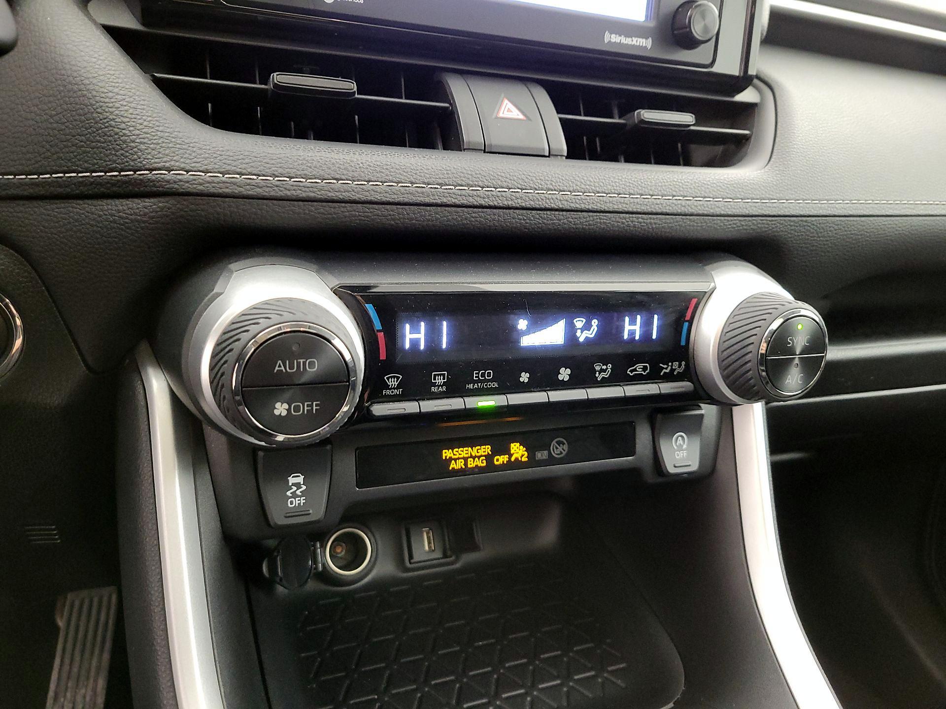 Thumbnail: 2021 Toyota RAV4 - 17