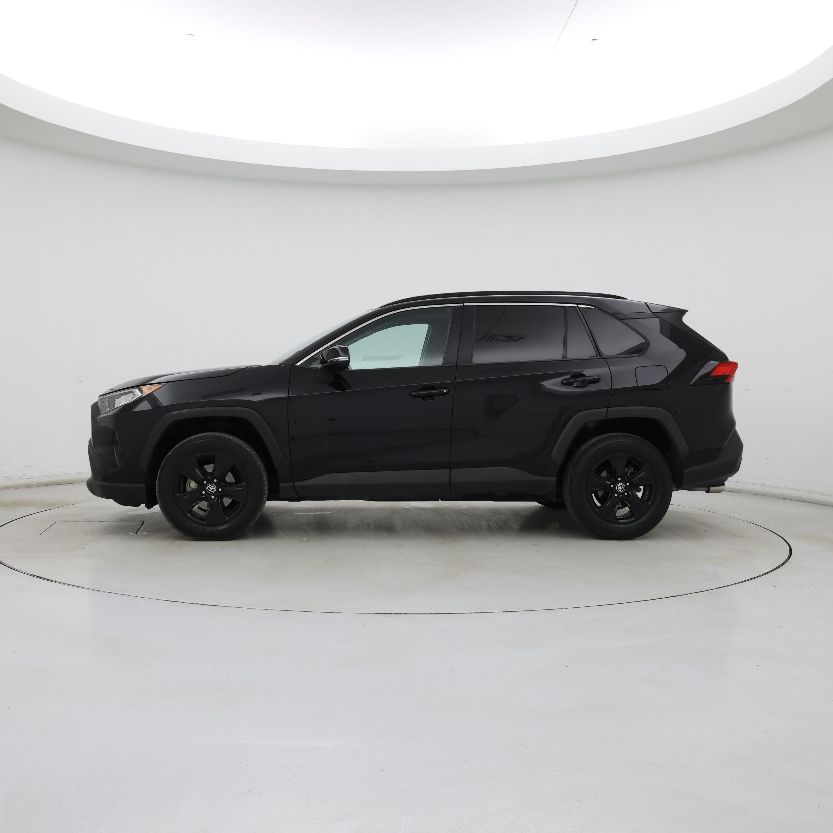 Thumbnail: 2021 Toyota RAV4 - 3