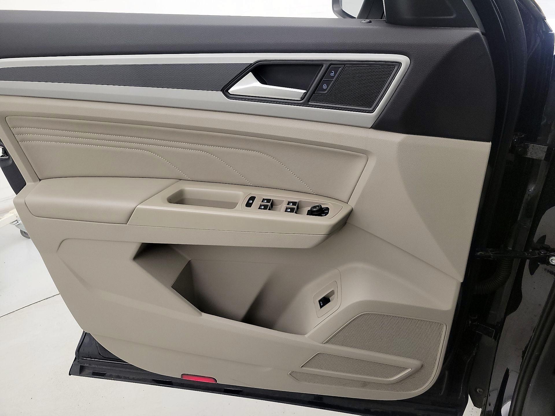 Thumbnail: 2021 Volkswagen Atlas - 12