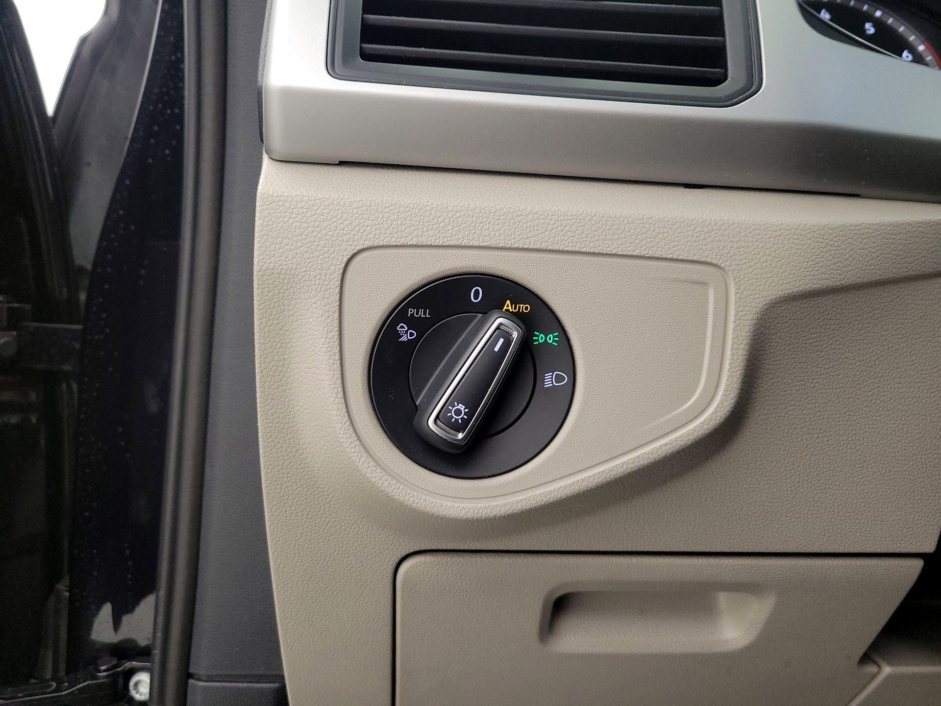 Thumbnail: 2021 Volkswagen Atlas - 13