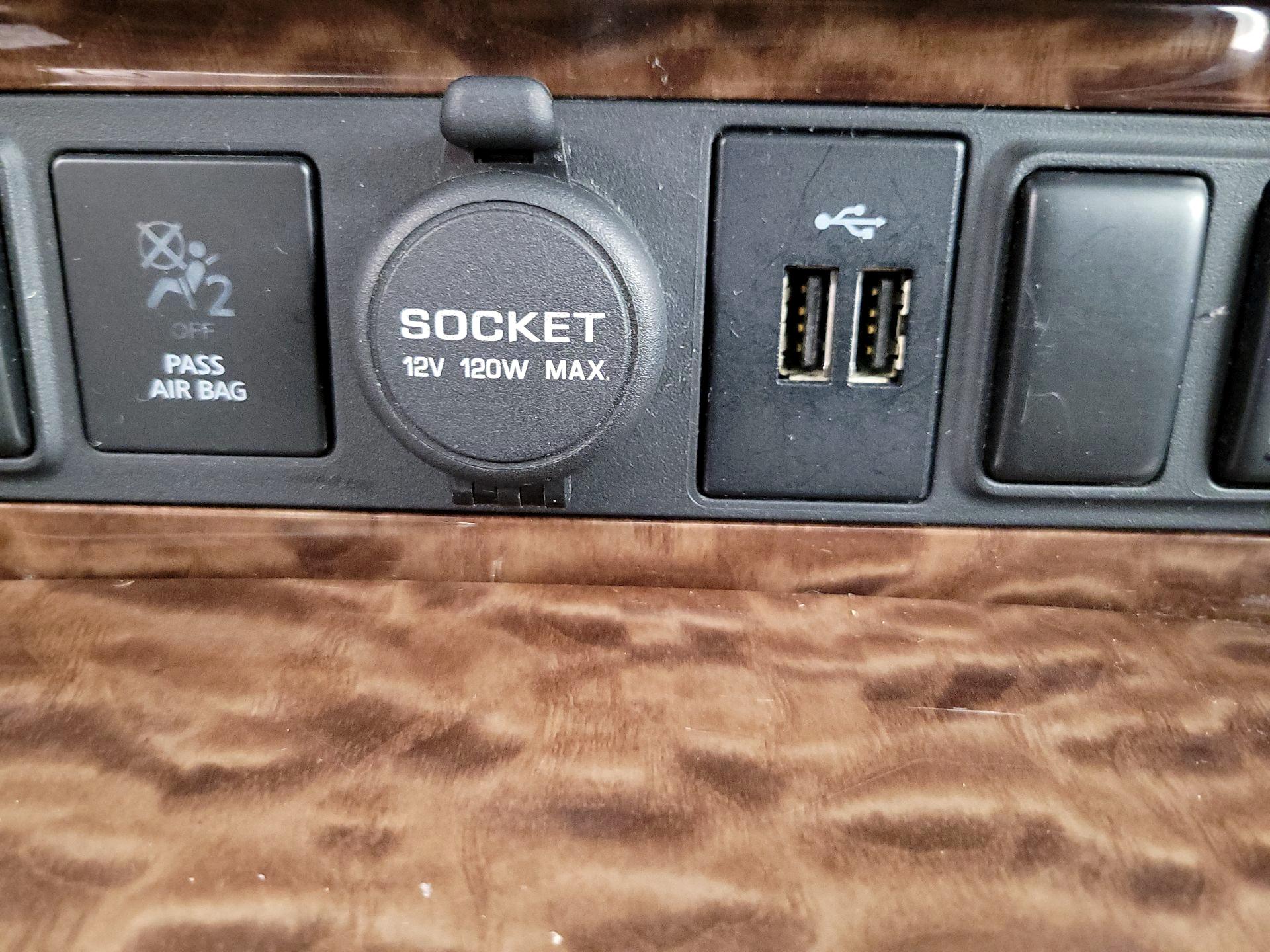 Thumbnail: 2018 Nissan Armada - 19