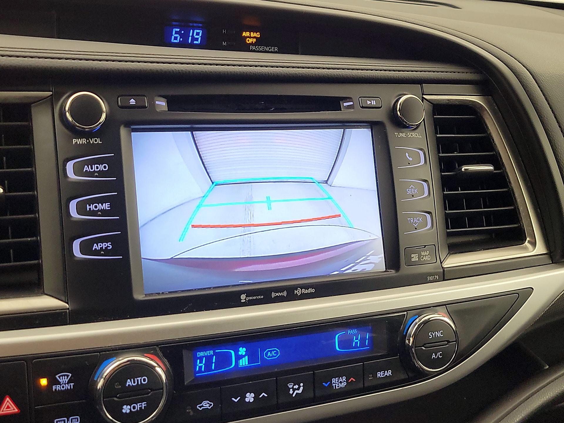 Thumbnail: 2018 Toyota Highlander - 15