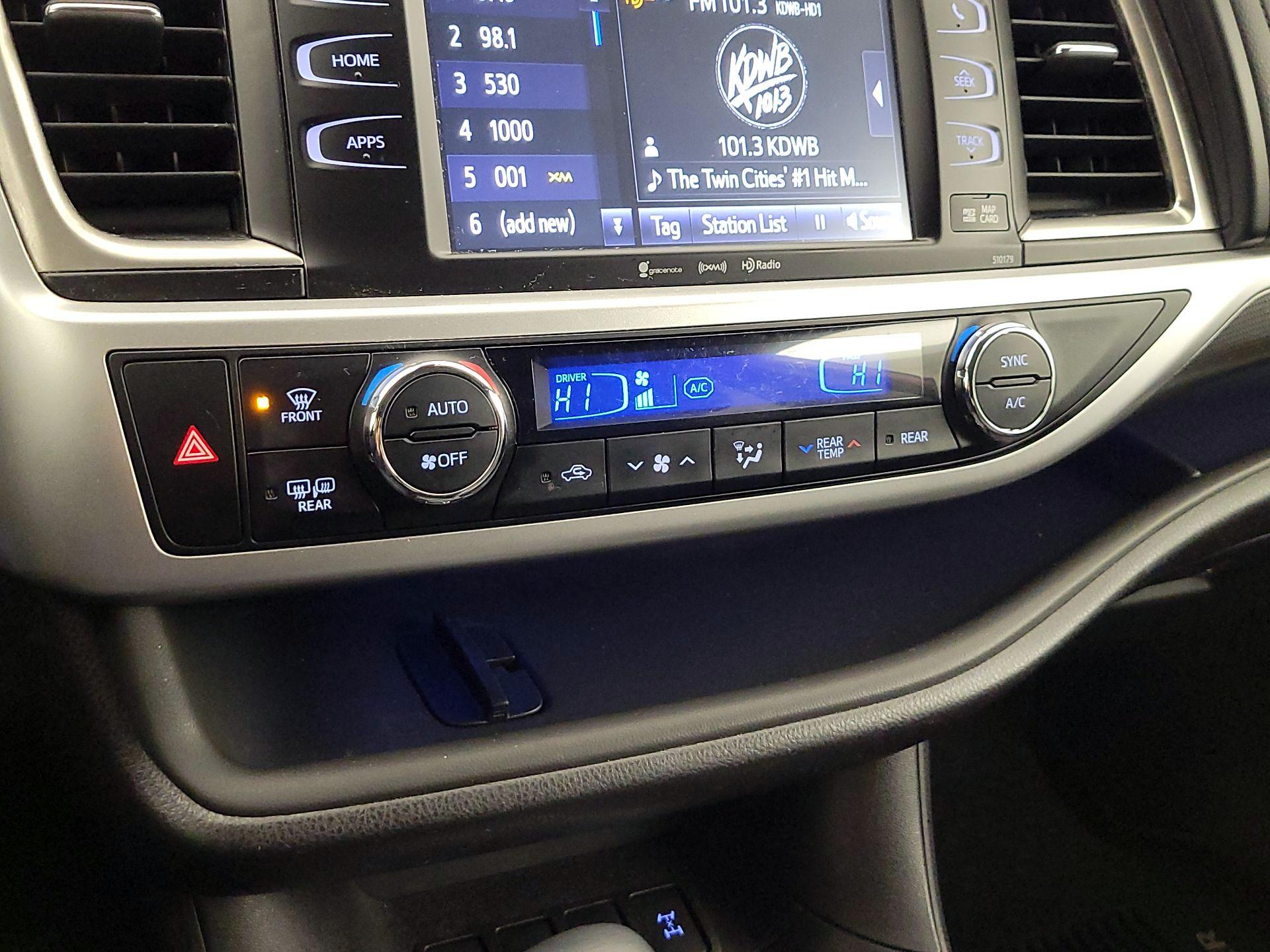 Thumbnail: 2018 Toyota Highlander - 17