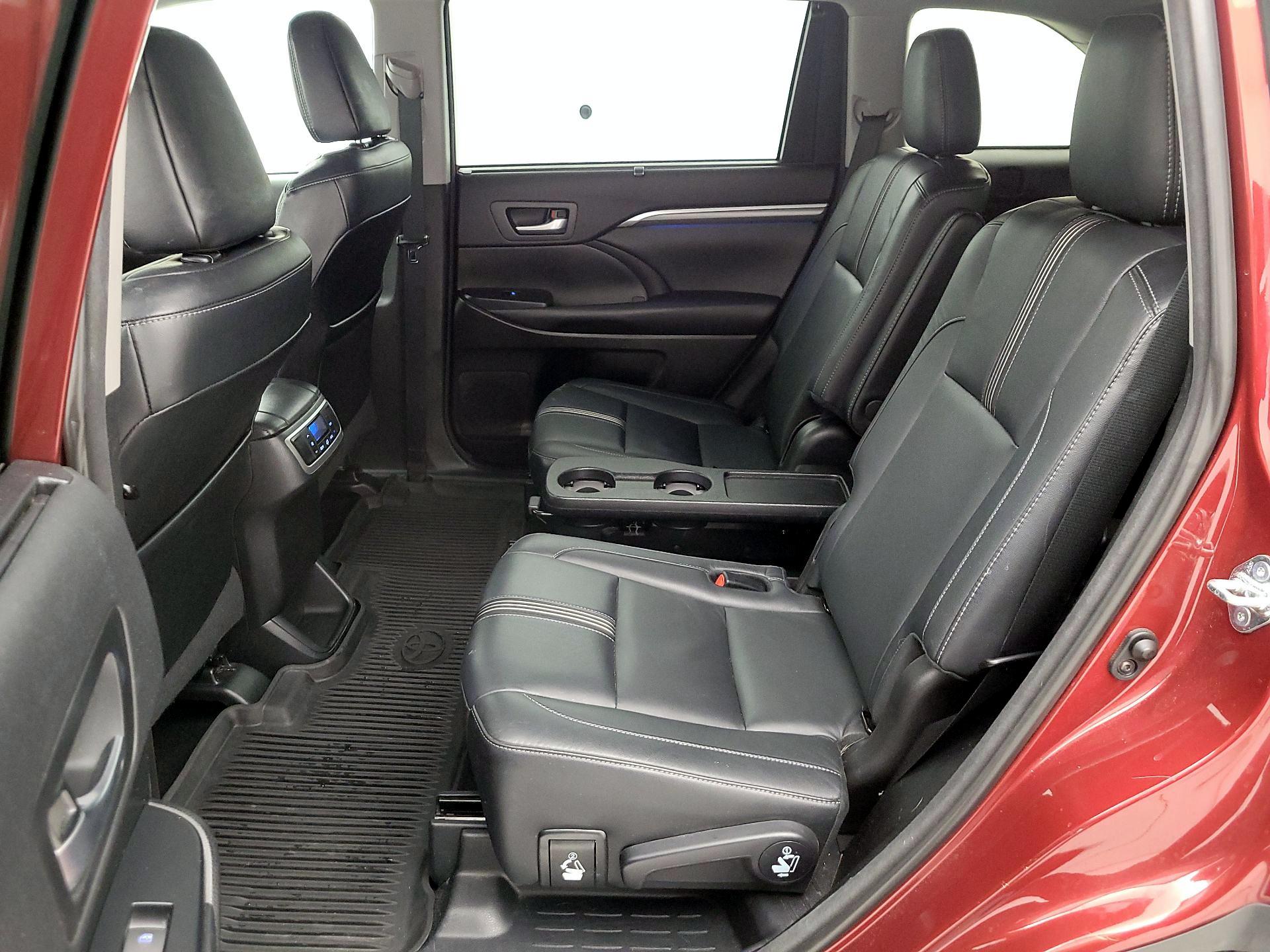 Thumbnail: 2018 Toyota Highlander - 20