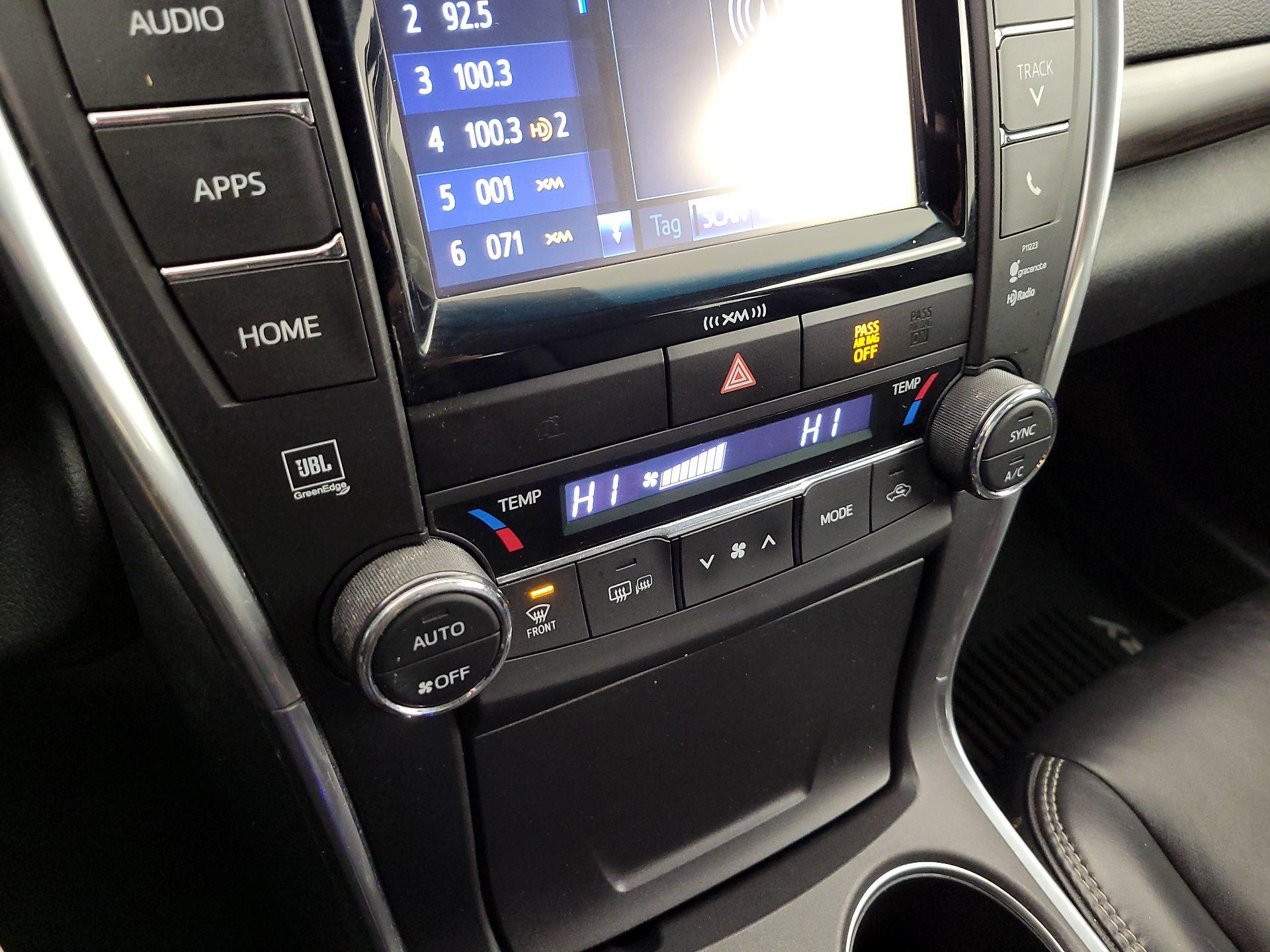 Thumbnail: 2017 Toyota Camry - 16