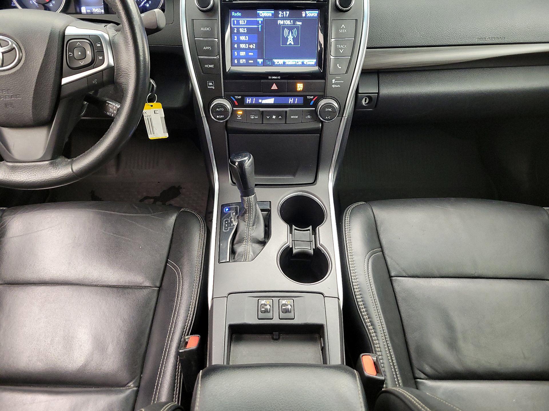 Thumbnail: 2017 Toyota Camry - 17