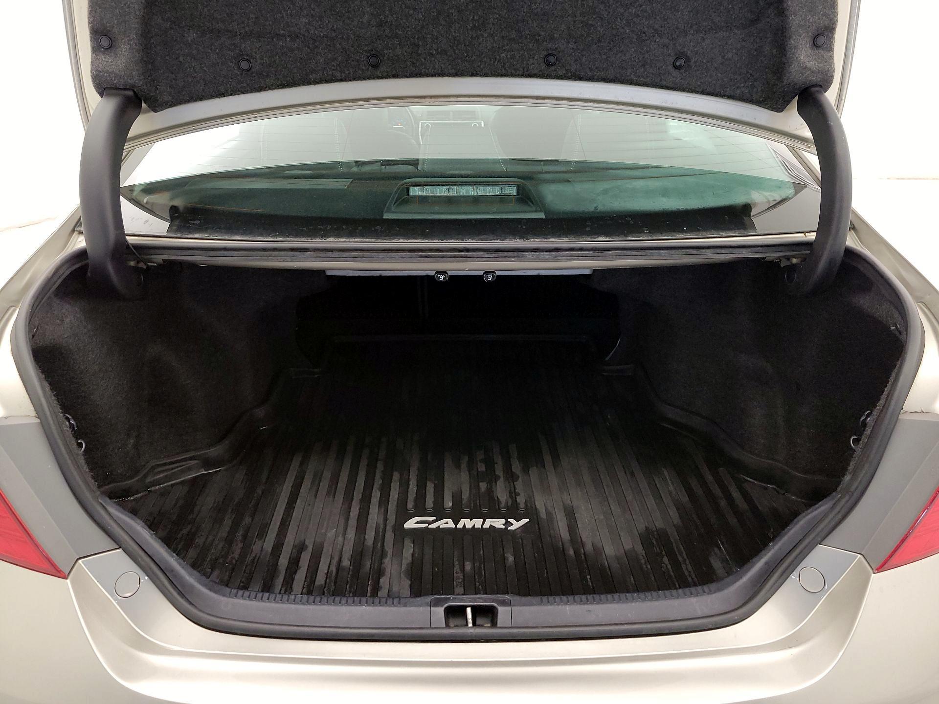 Thumbnail: 2017 Toyota Camry - 20