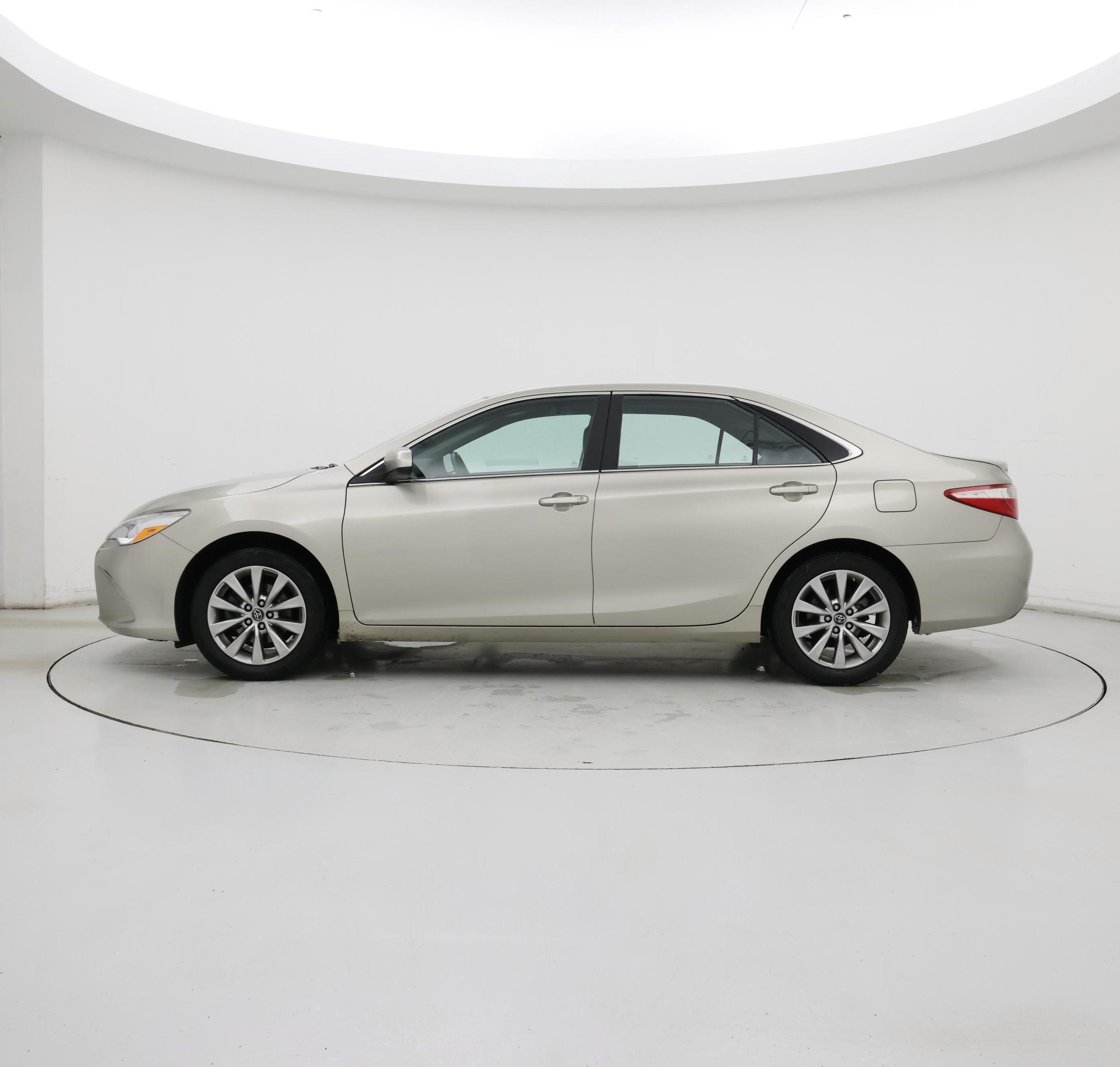 Thumbnail: 2017 Toyota Camry - 3