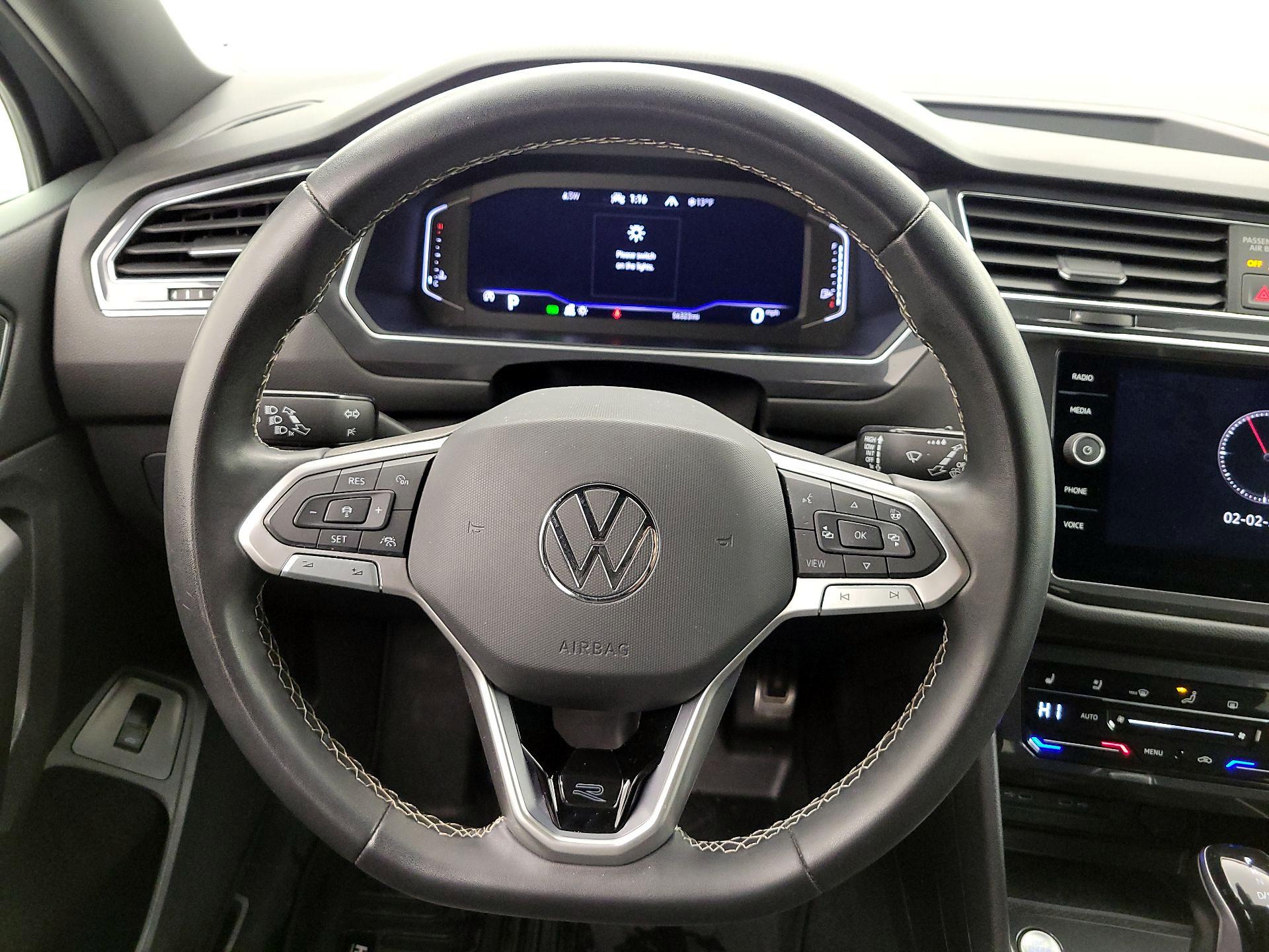 Thumbnail: 2023 Volkswagen Tiguan - 10
