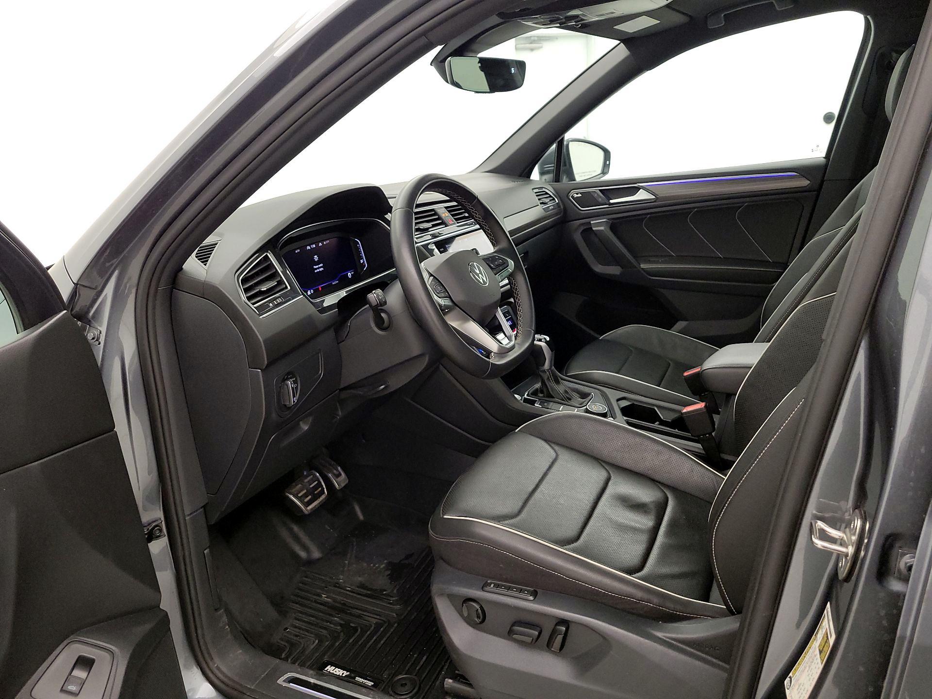 Thumbnail: 2023 Volkswagen Tiguan - 11