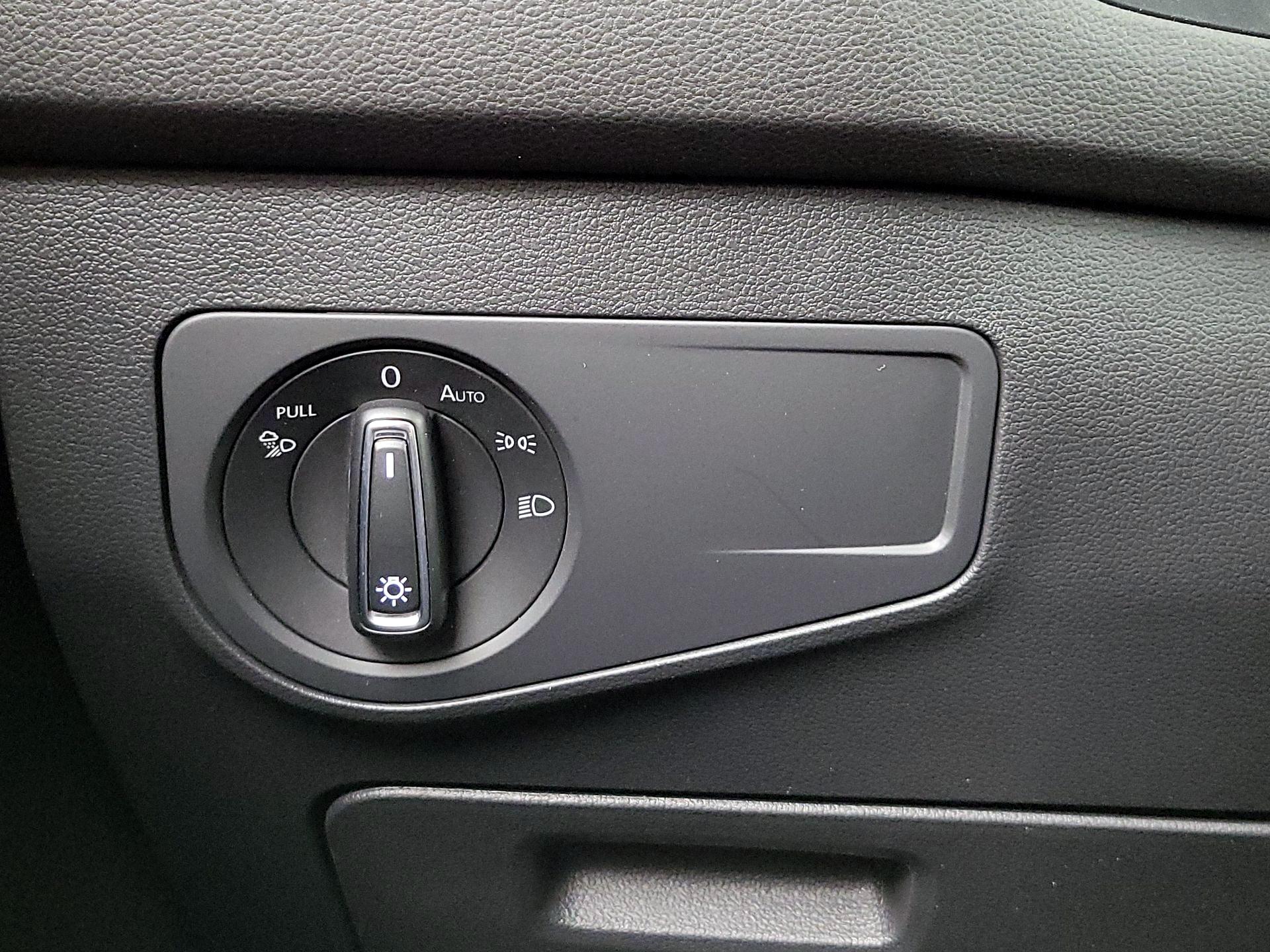 Thumbnail: 2023 Volkswagen Tiguan - 13