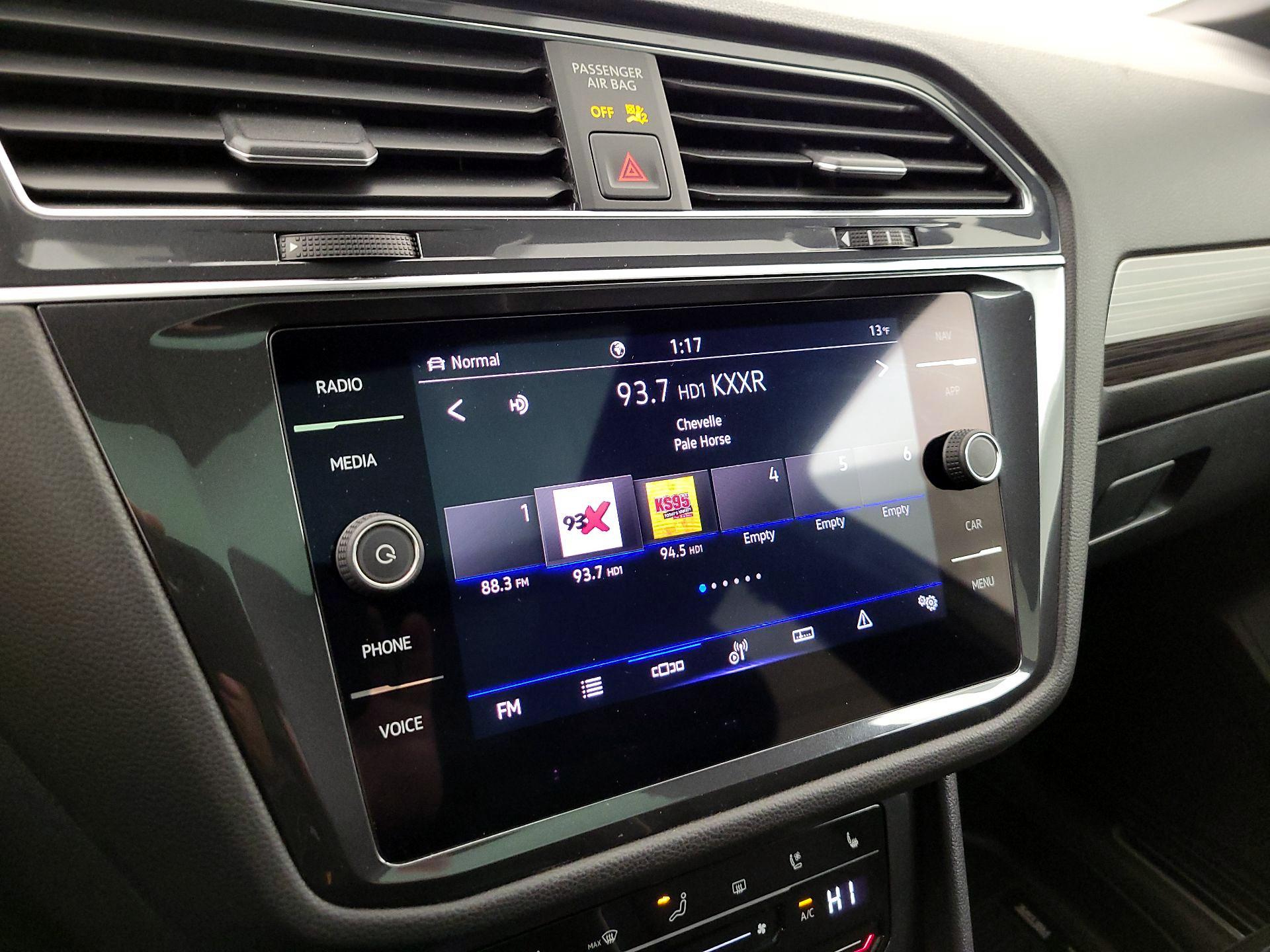 Thumbnail: 2023 Volkswagen Tiguan - 16