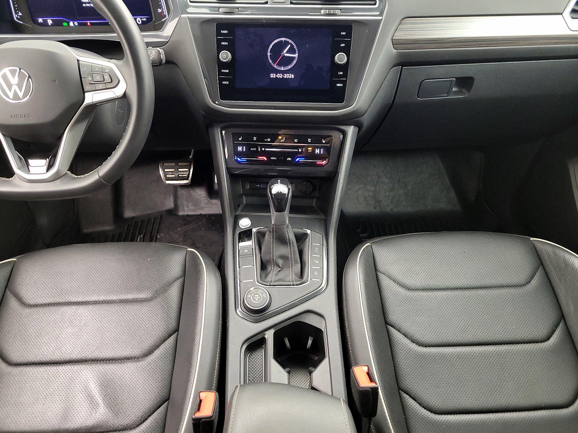 Thumbnail: 2023 Volkswagen Tiguan - 18