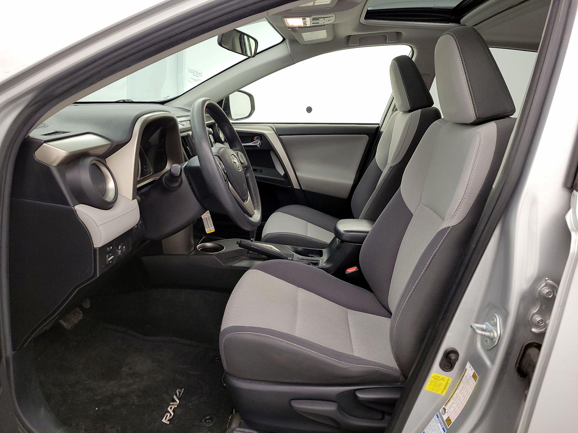 Thumbnail: 2015 Toyota RAV4 - 11