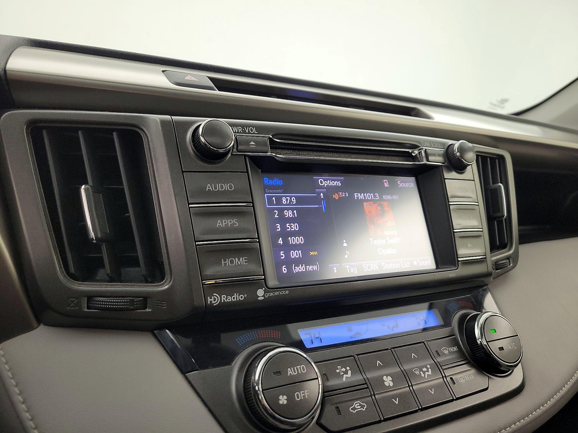 Thumbnail: 2015 Toyota RAV4 - 15