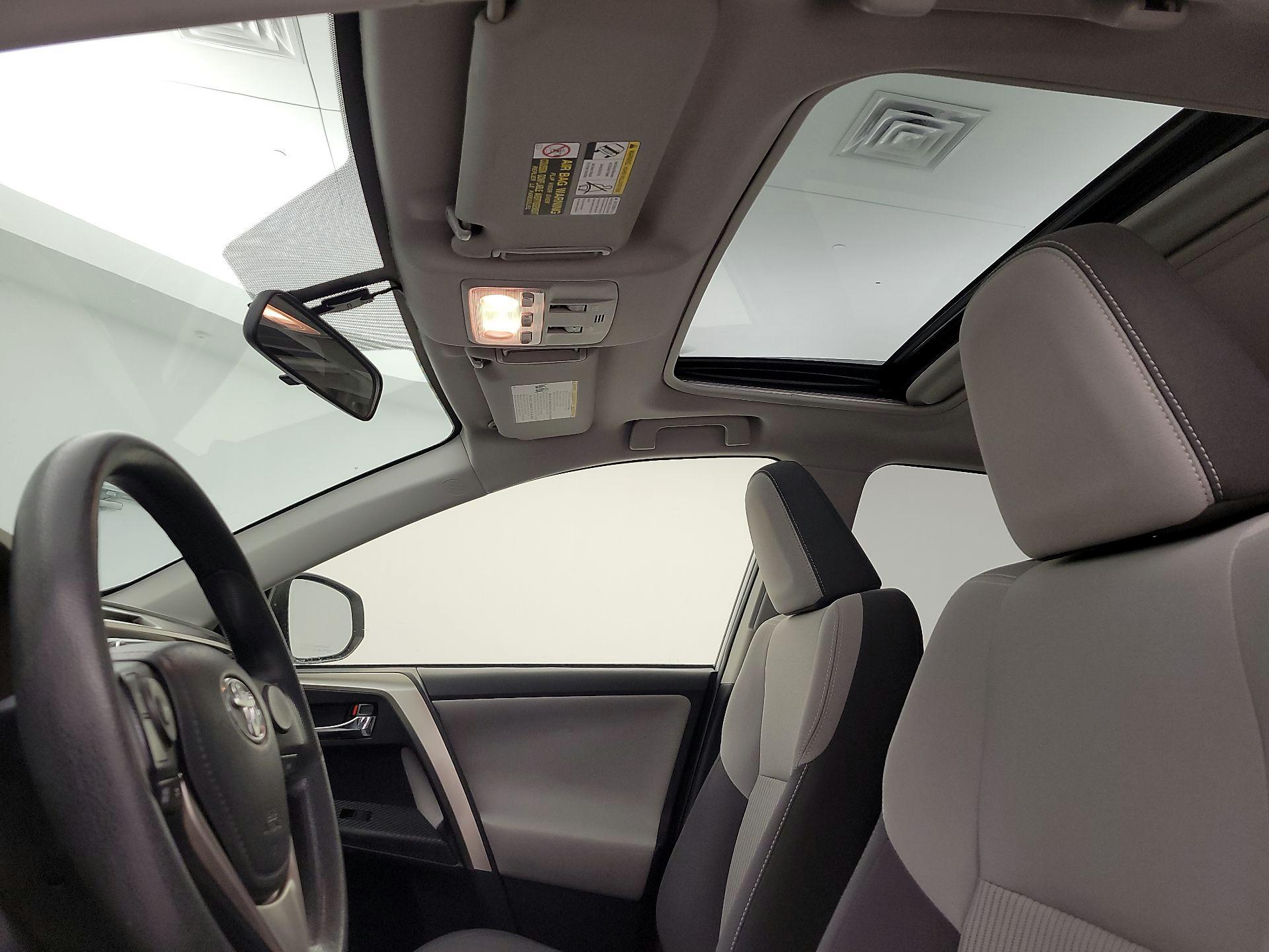 Thumbnail: 2015 Toyota RAV4 - 19