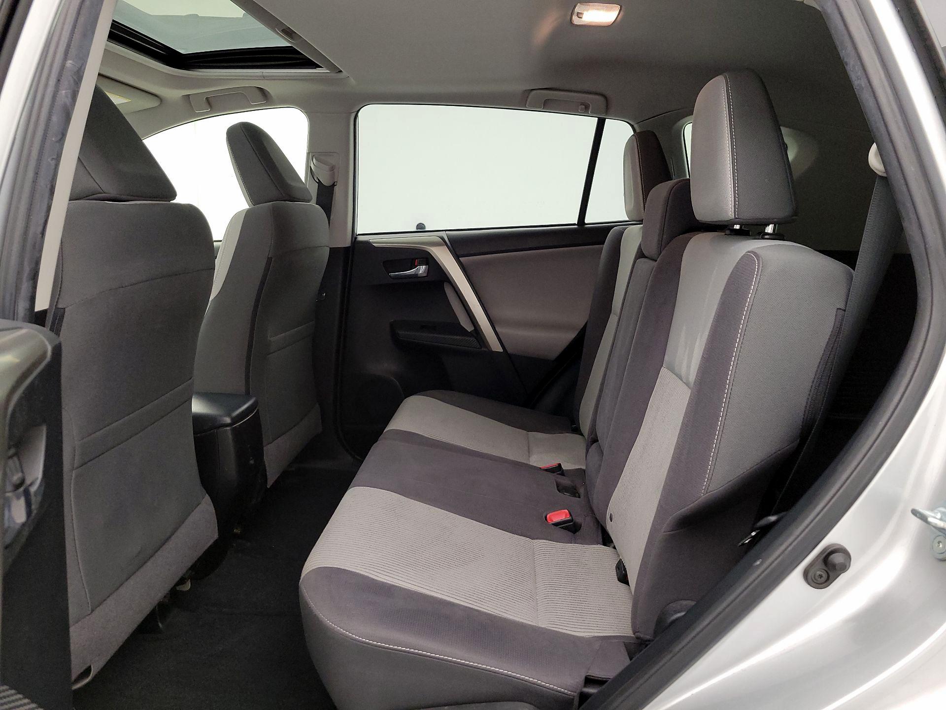 Thumbnail: 2015 Toyota RAV4 - 20