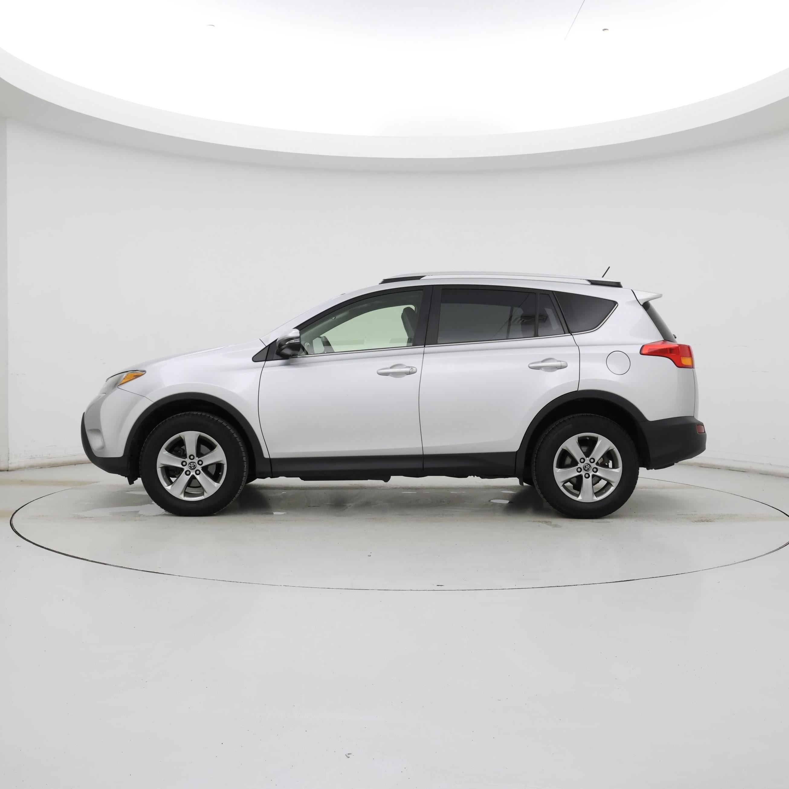 Thumbnail: 2015 Toyota RAV4 - 3