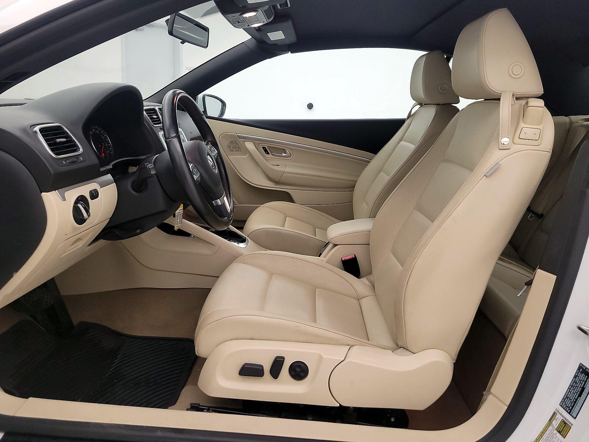 Thumbnail: 2015 Volkswagen Eos - 11