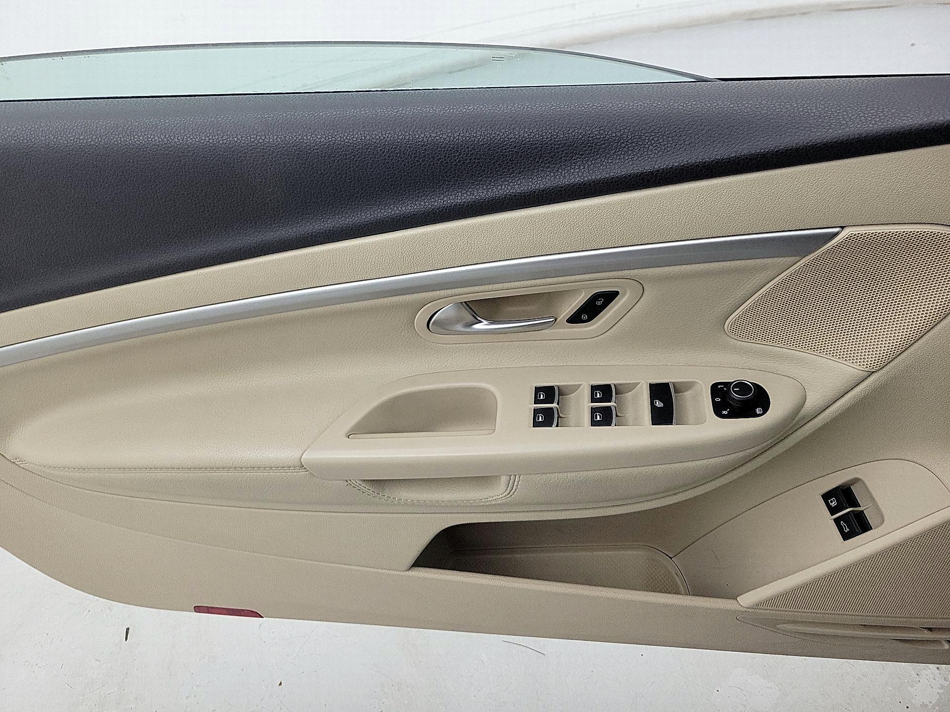 Thumbnail: 2015 Volkswagen Eos - 12