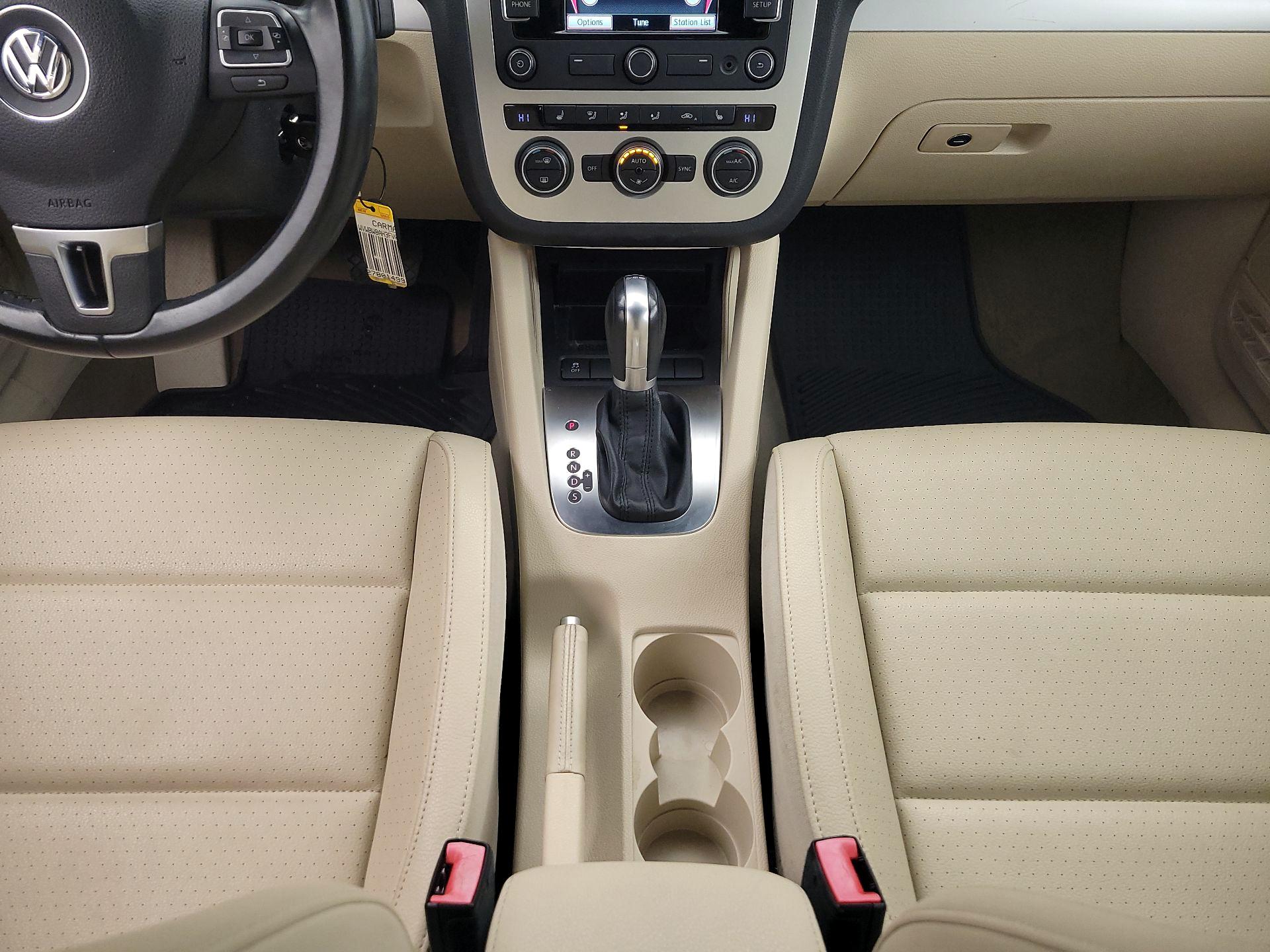 Thumbnail: 2015 Volkswagen Eos - 17